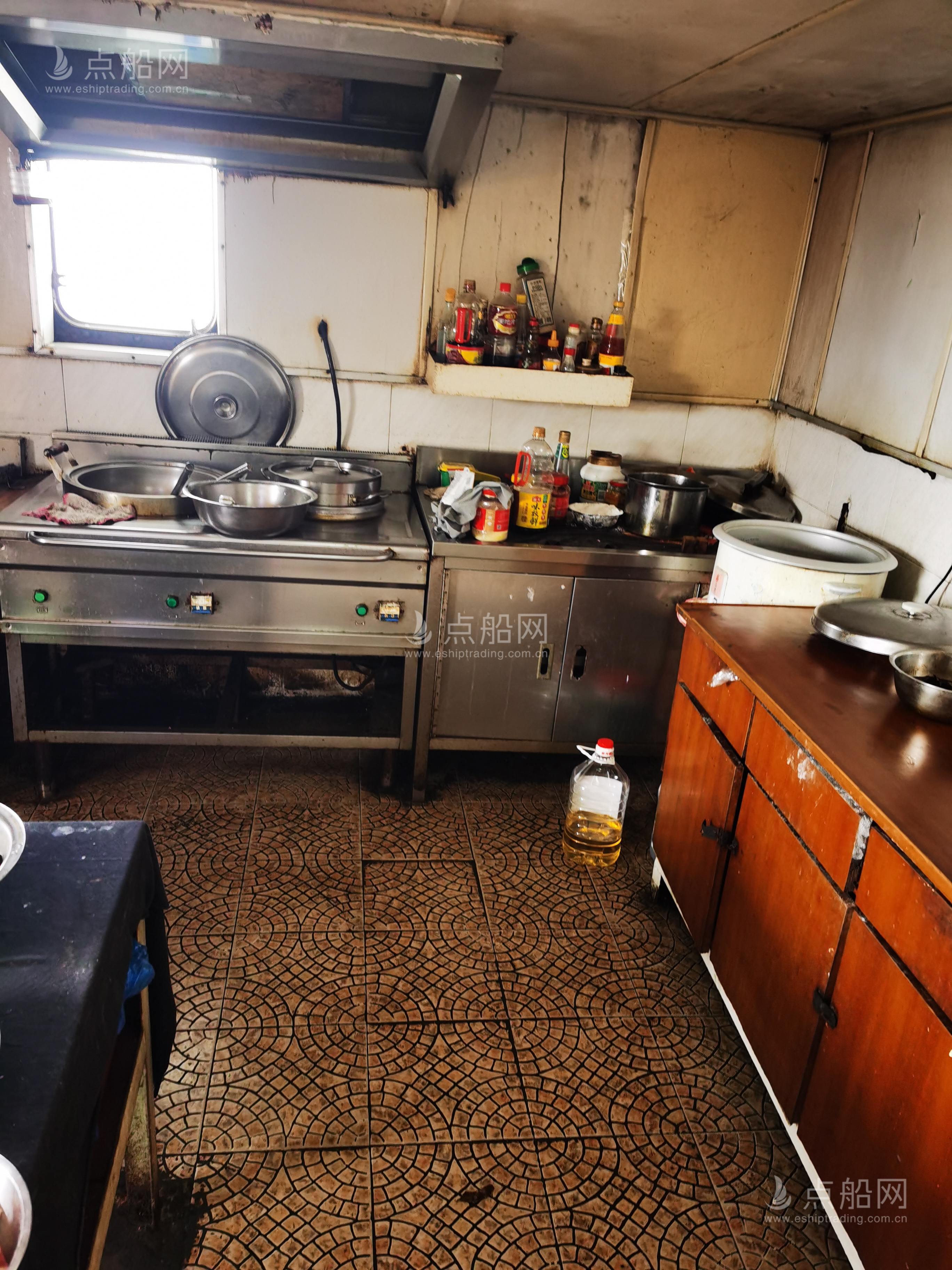 出售7789吨成品油船