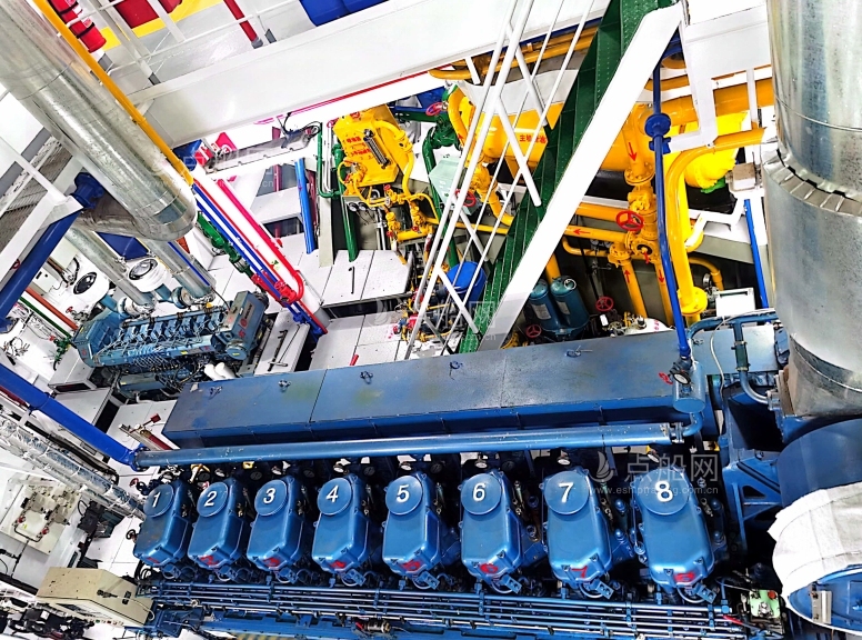 出售7500吨成品油船