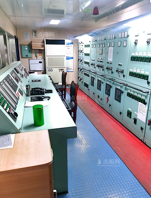 出售7500吨成品油船