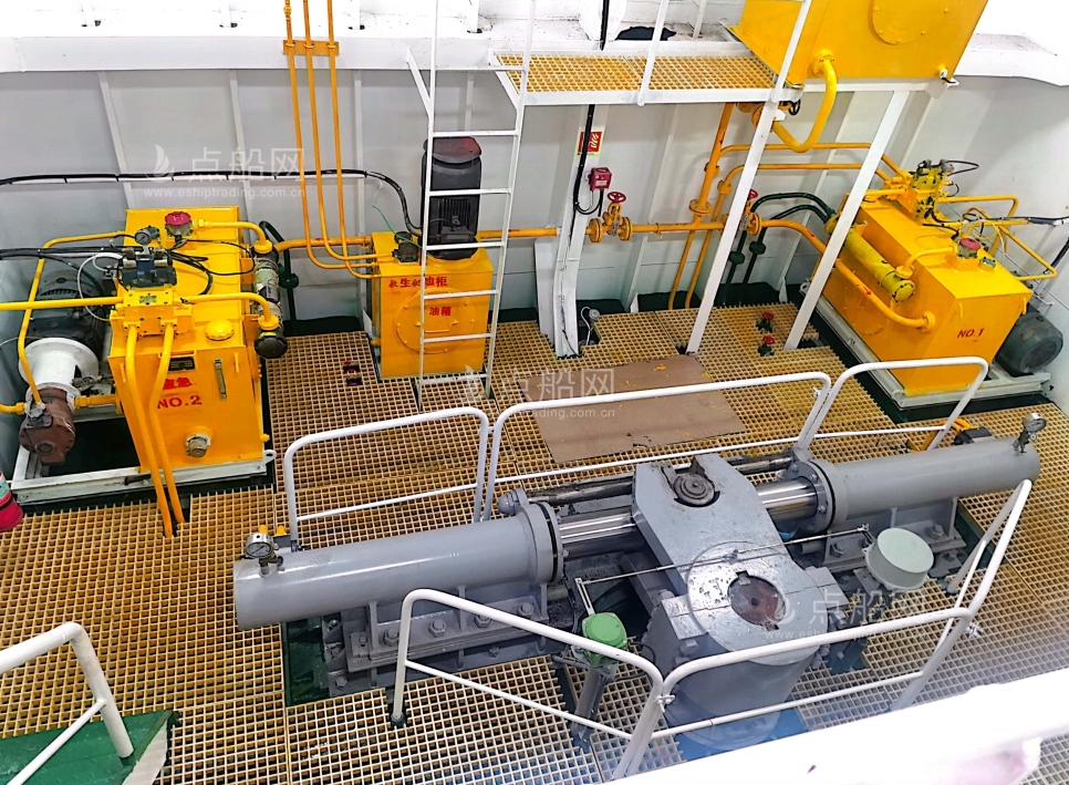 出售7500吨成品油船