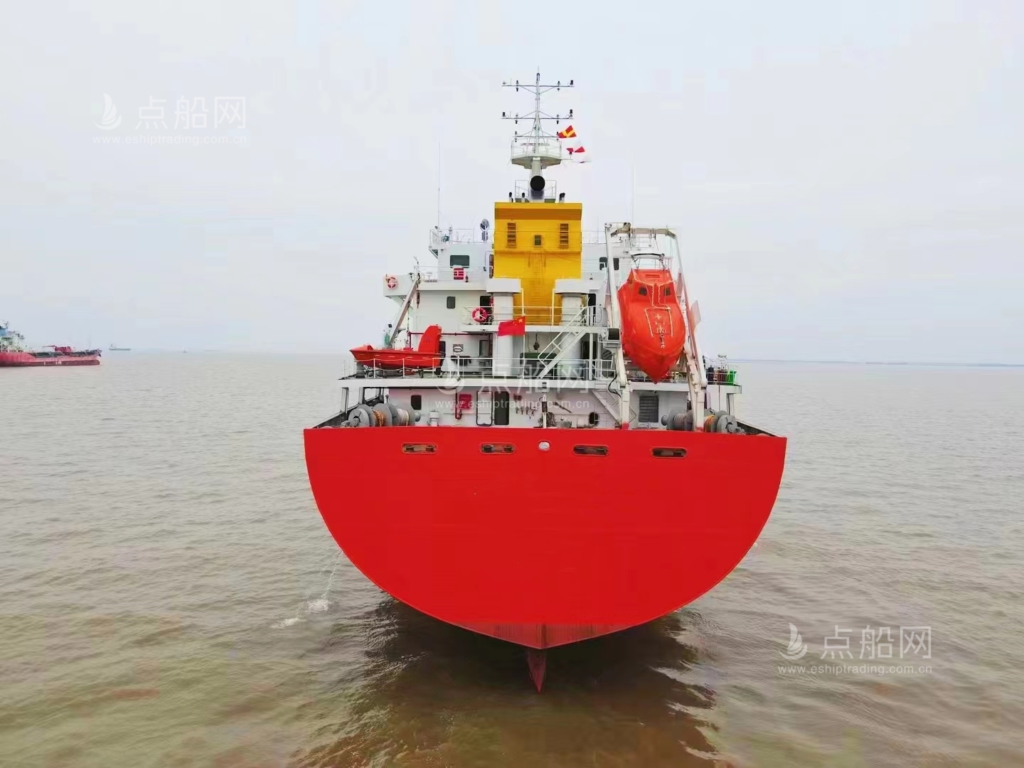 出售12500吨成品油船