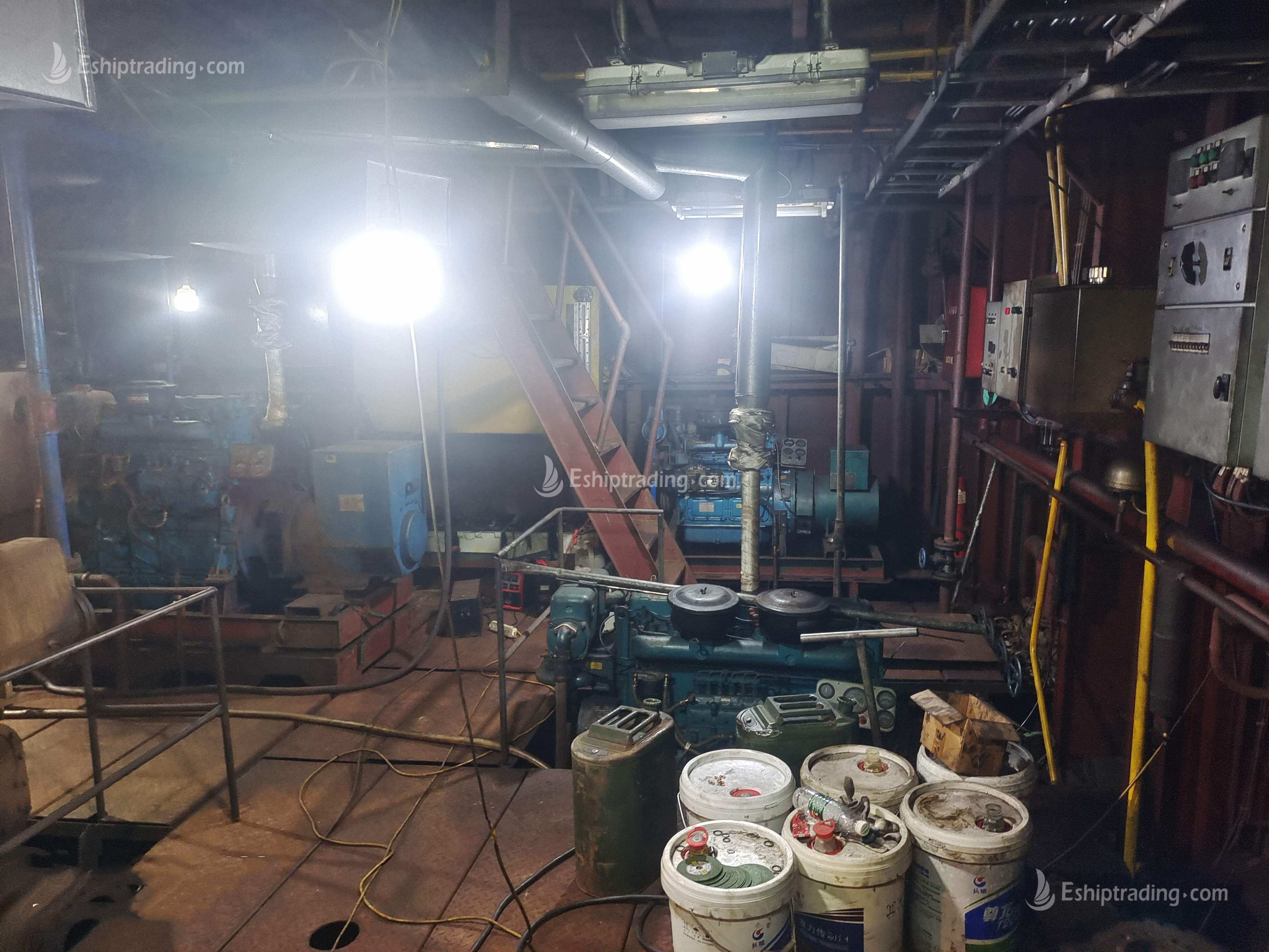 610 T Product Oil Tanker For Sale