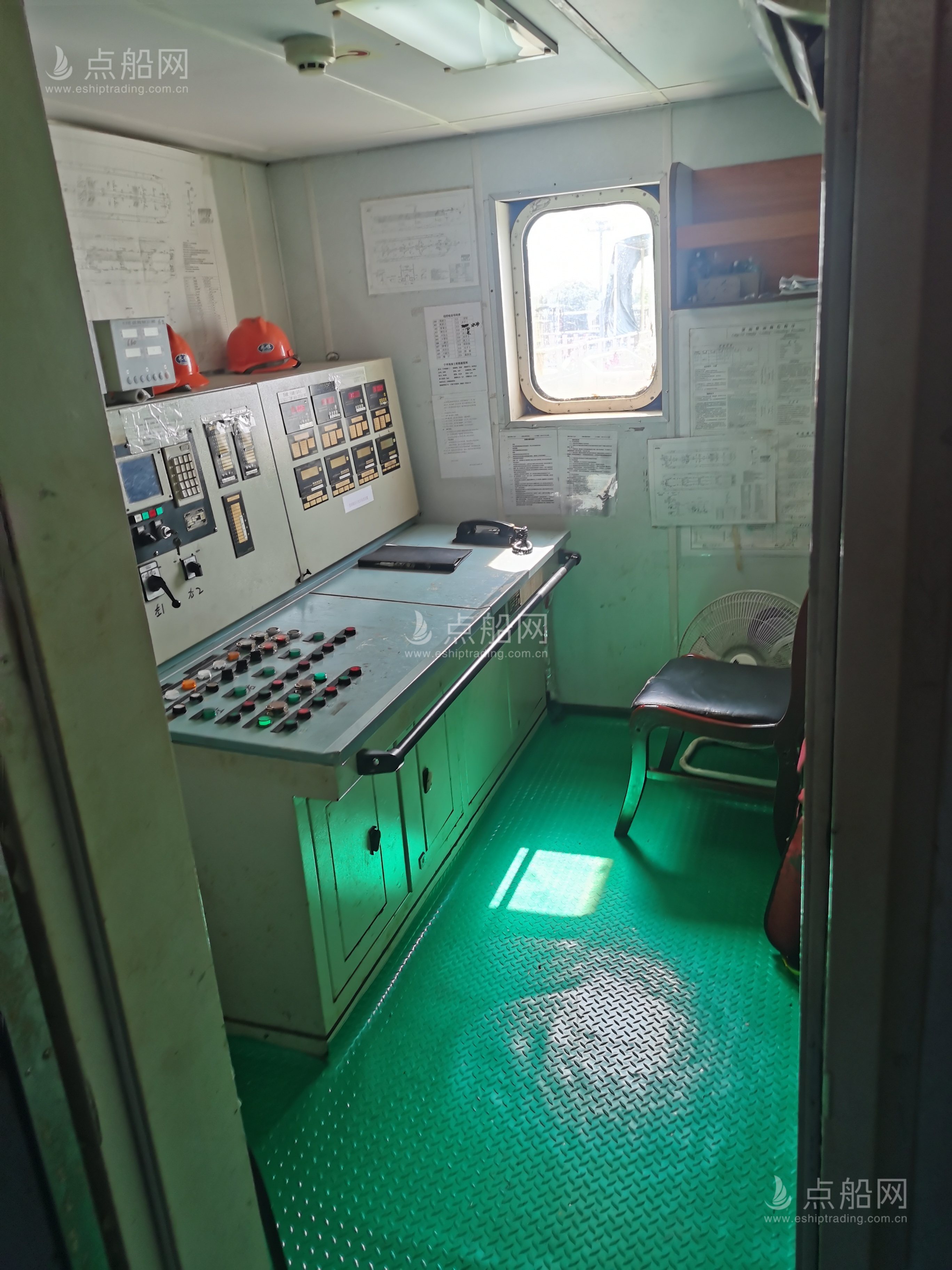 出售4500吨成品油船