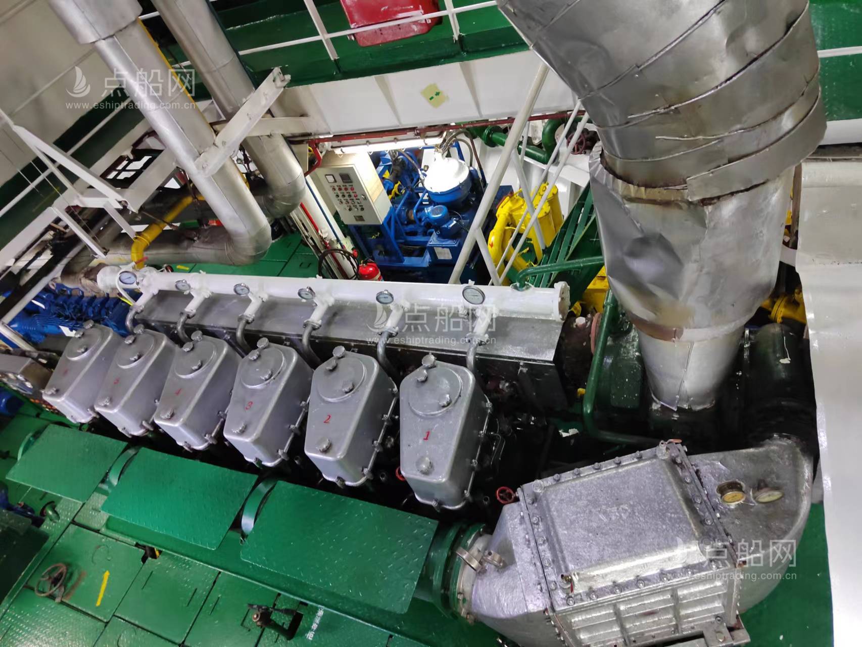 出售4500吨成品油船