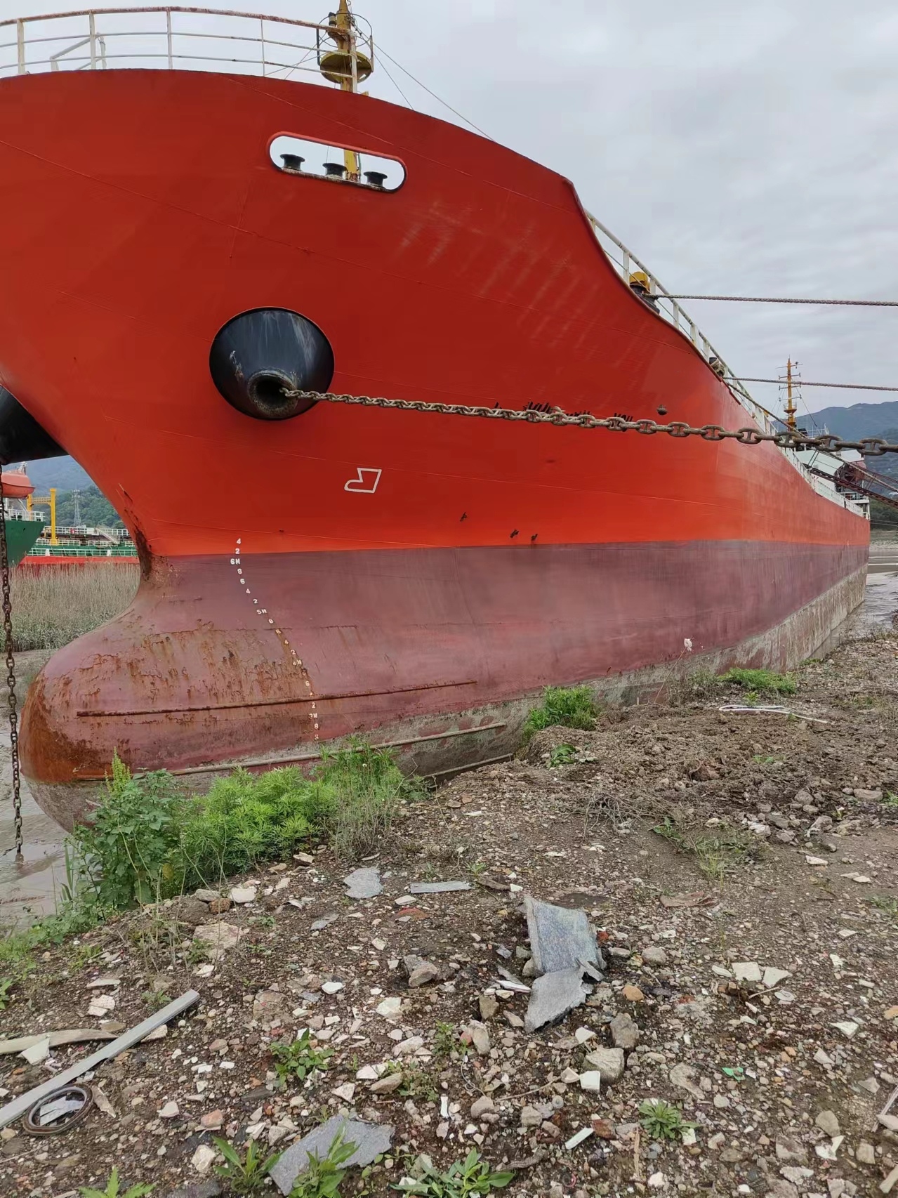 出售7000吨成品油船