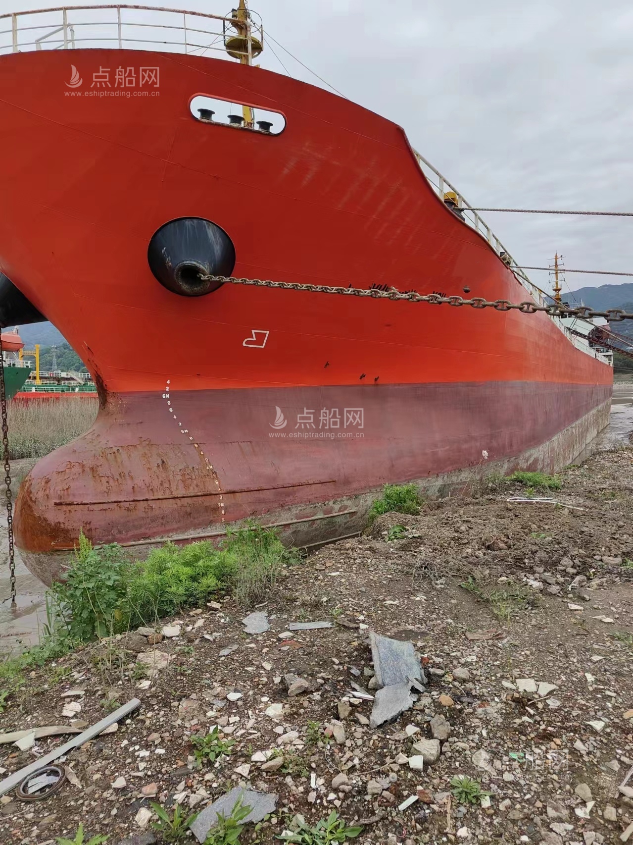 出售7000吨成品油船