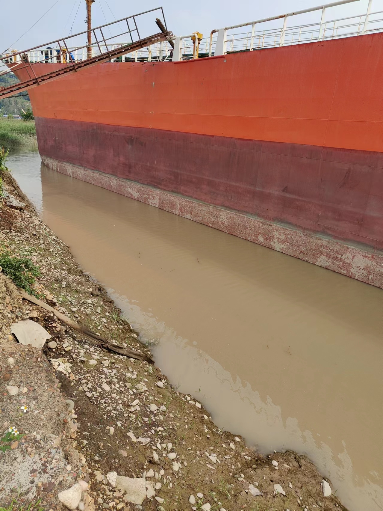 出售7000吨成品油船