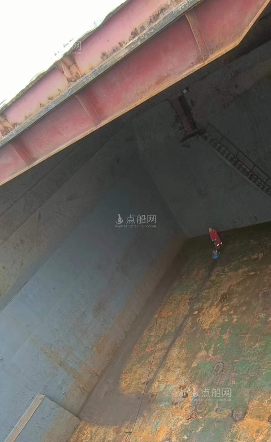 出售644箱集装箱船