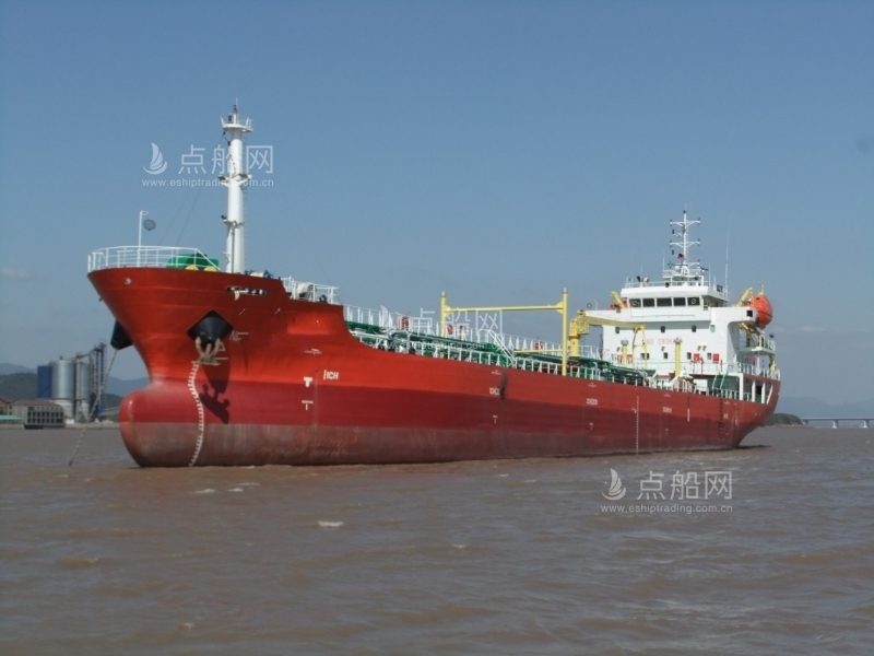 出售4545吨成品油船