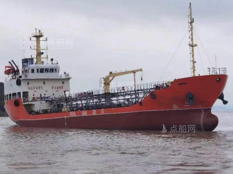 出售1700吨成品油船