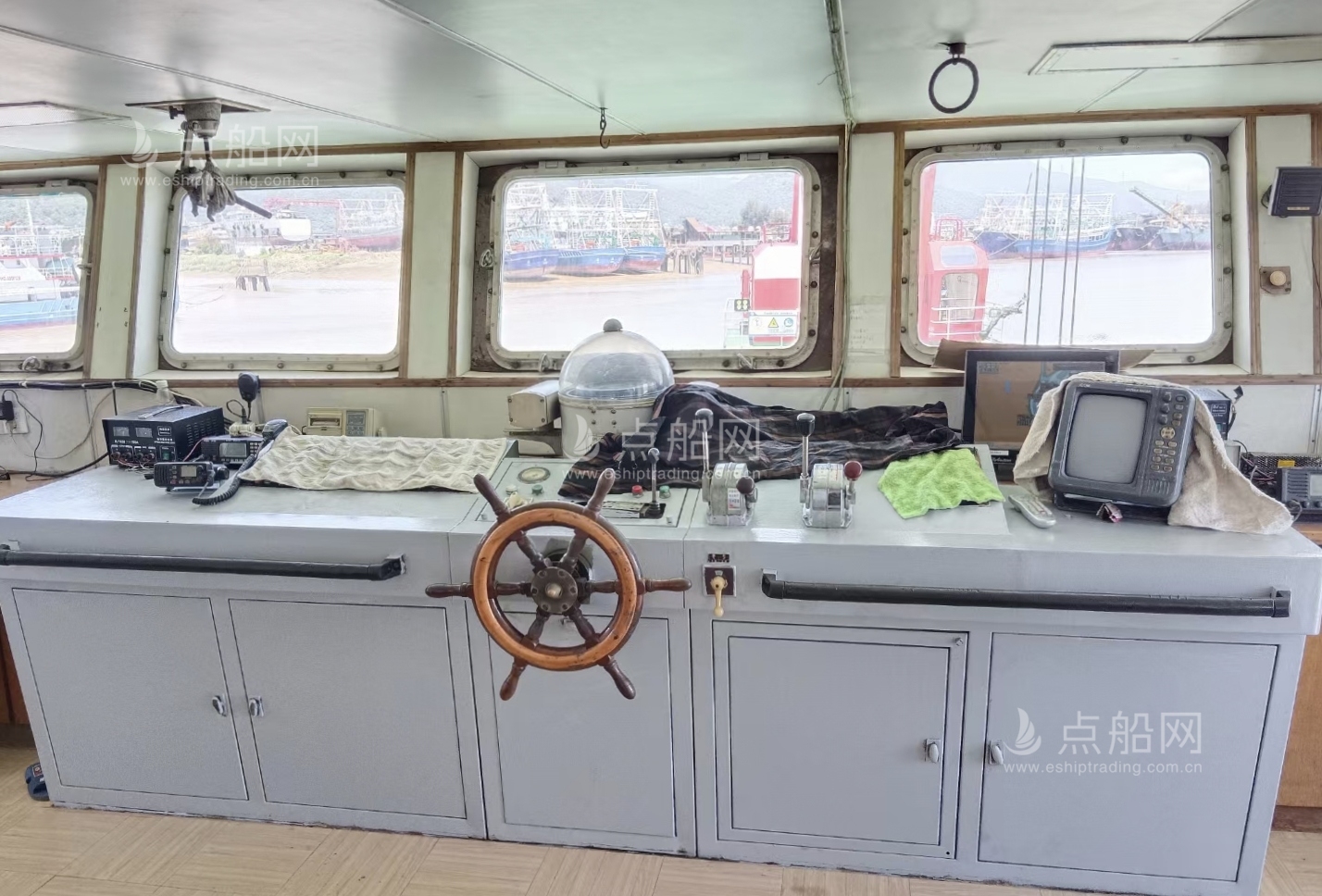 出售100吨全回转浮吊