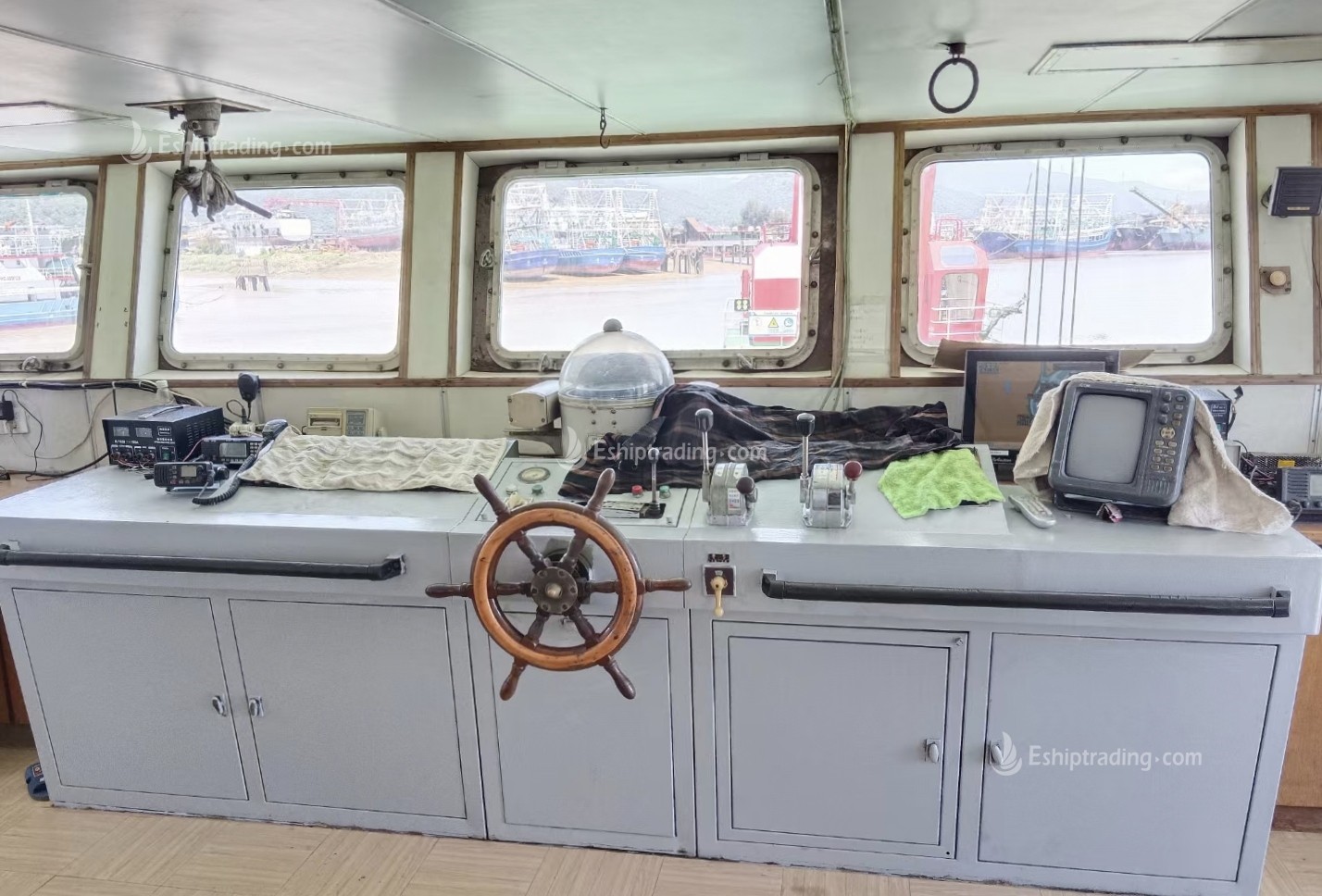 100 T Fully Revolving Floating Crane For Sale