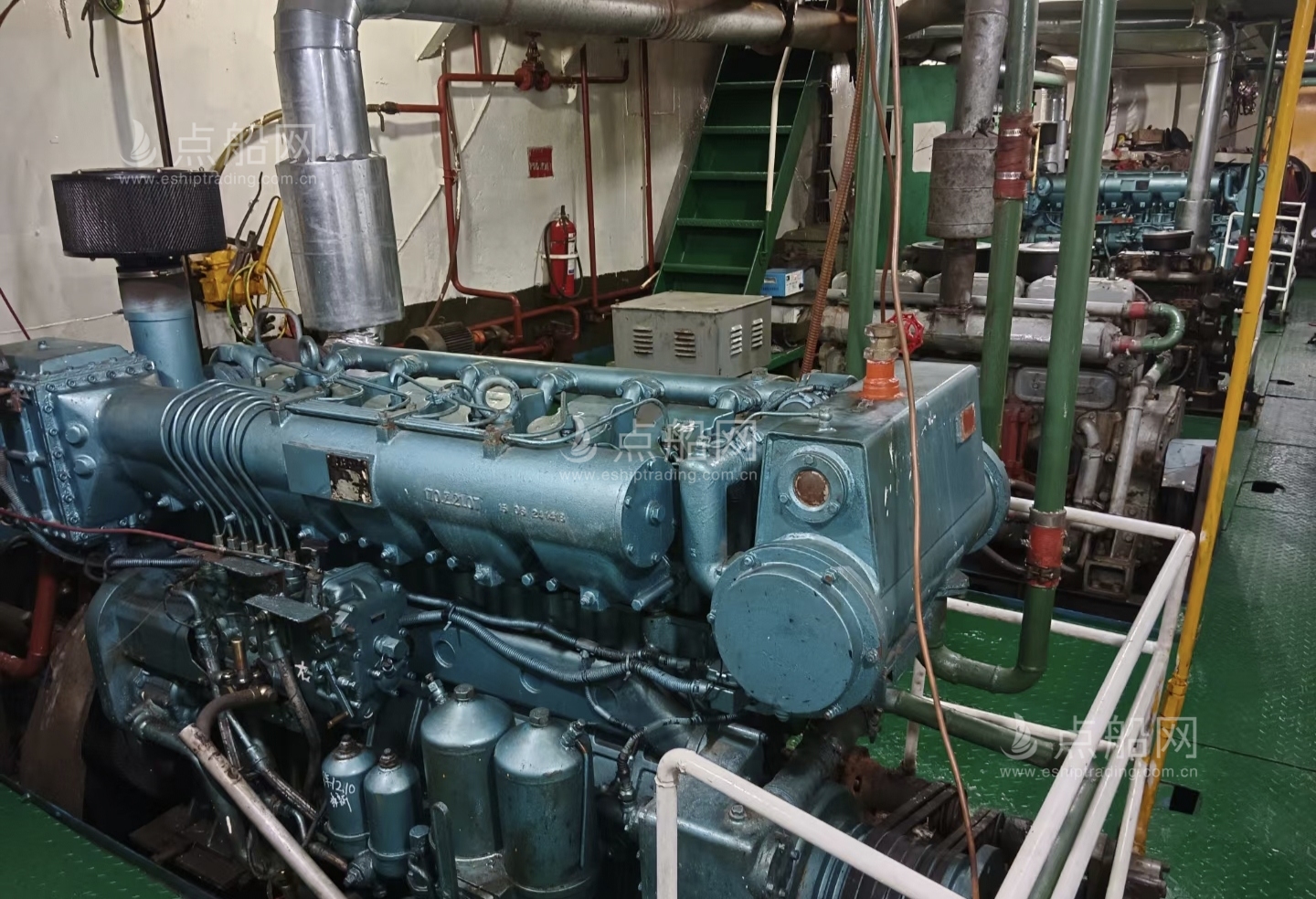 出售100吨全回转浮吊