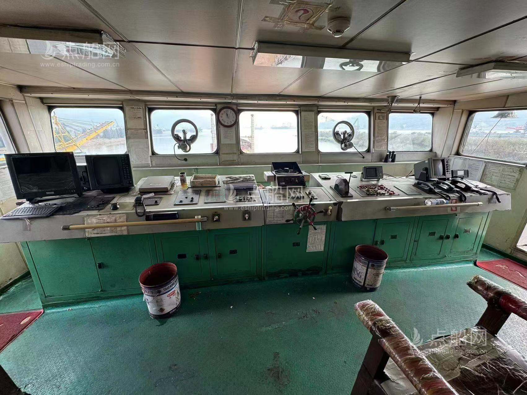 出售3388吨成品油船