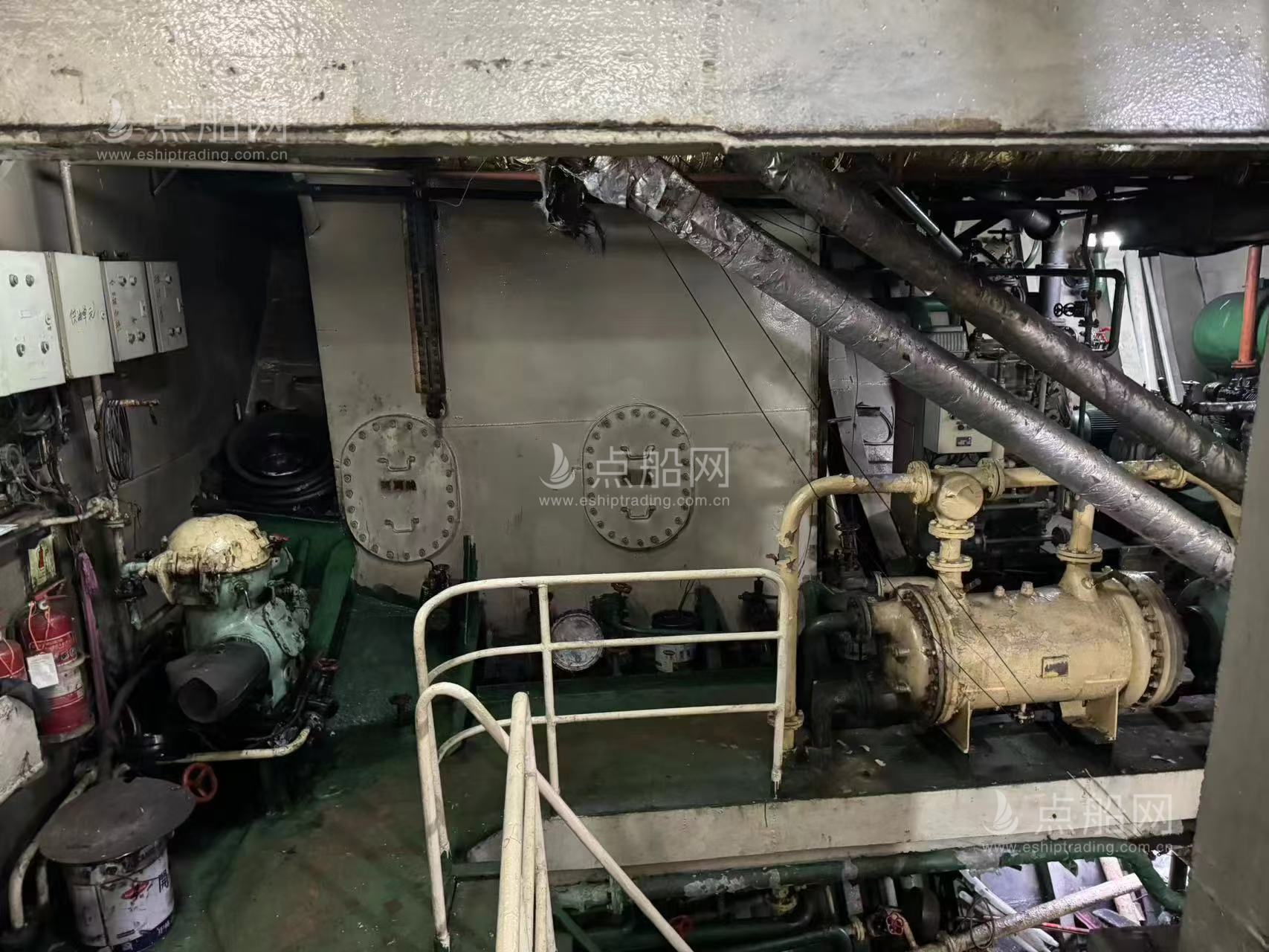 出售3388吨成品油船