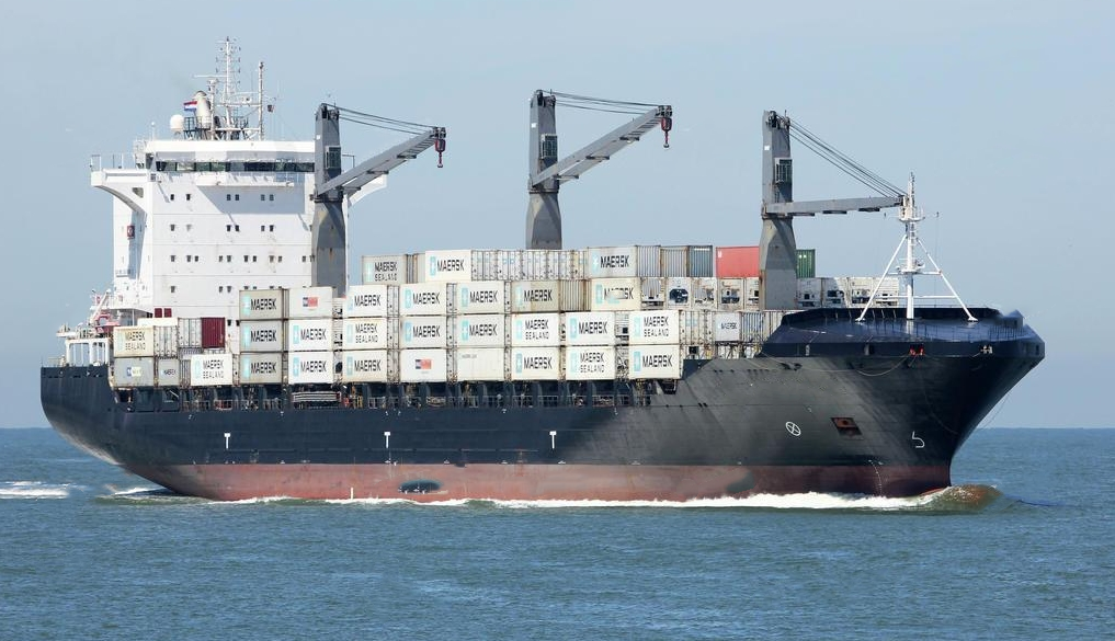 出售2546箱集装箱船