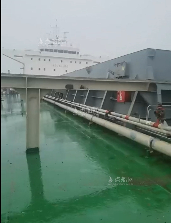 出售65000吨散货船