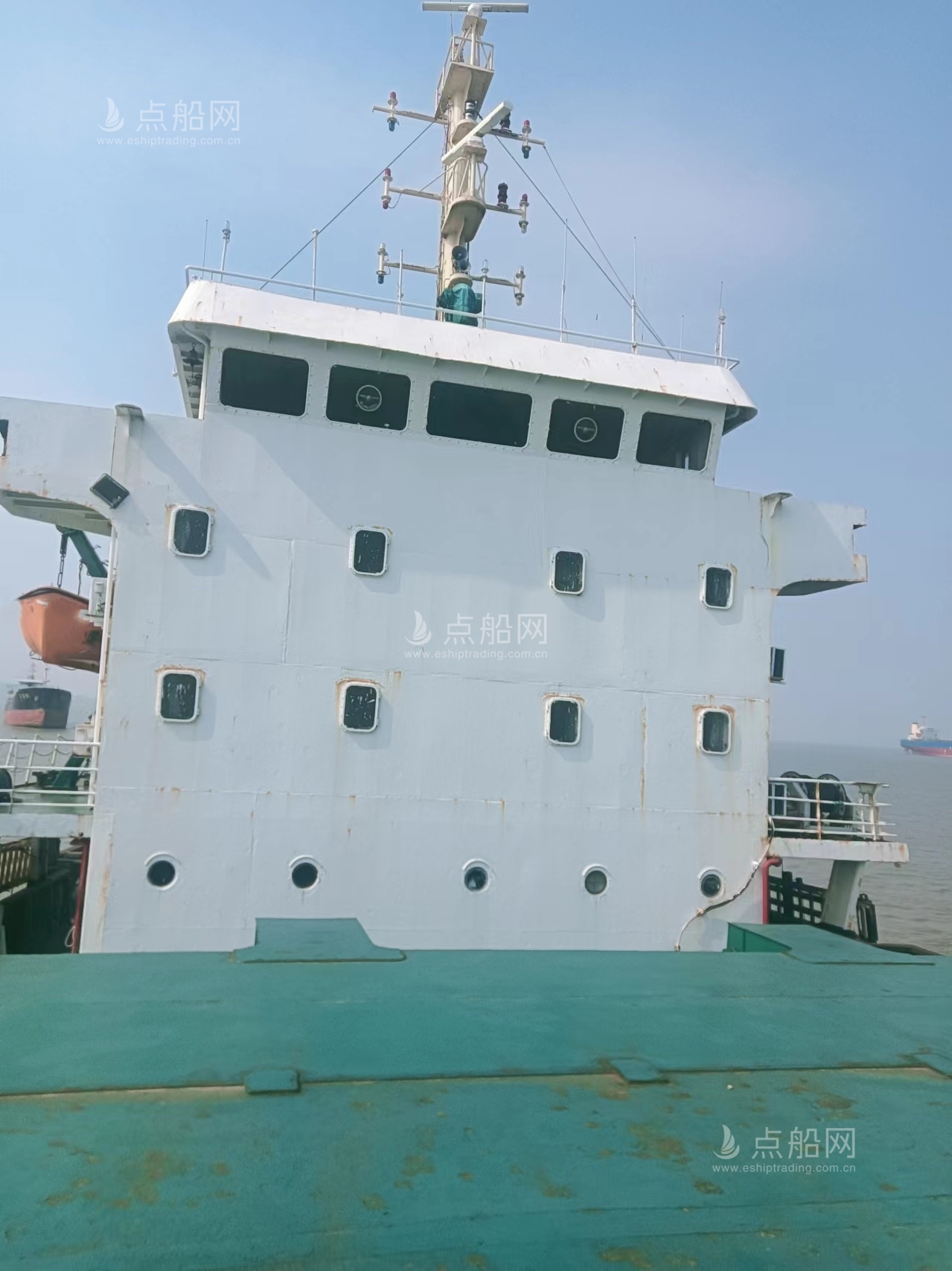 出售5000吨散货船
