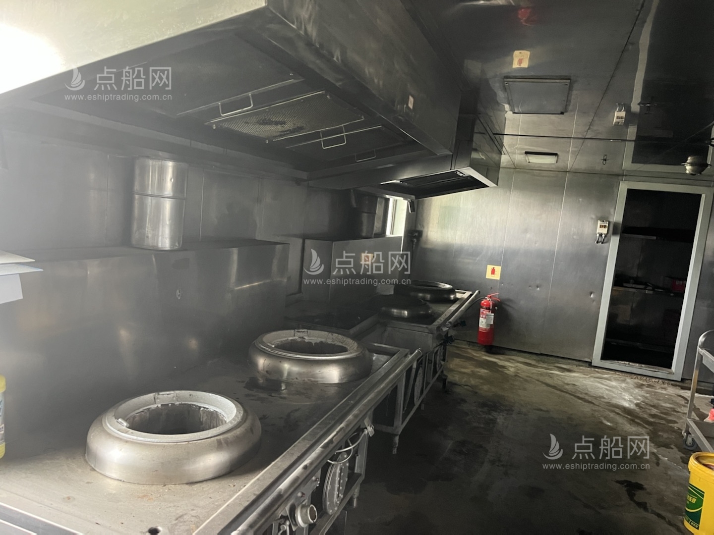 出售1128人客滚船