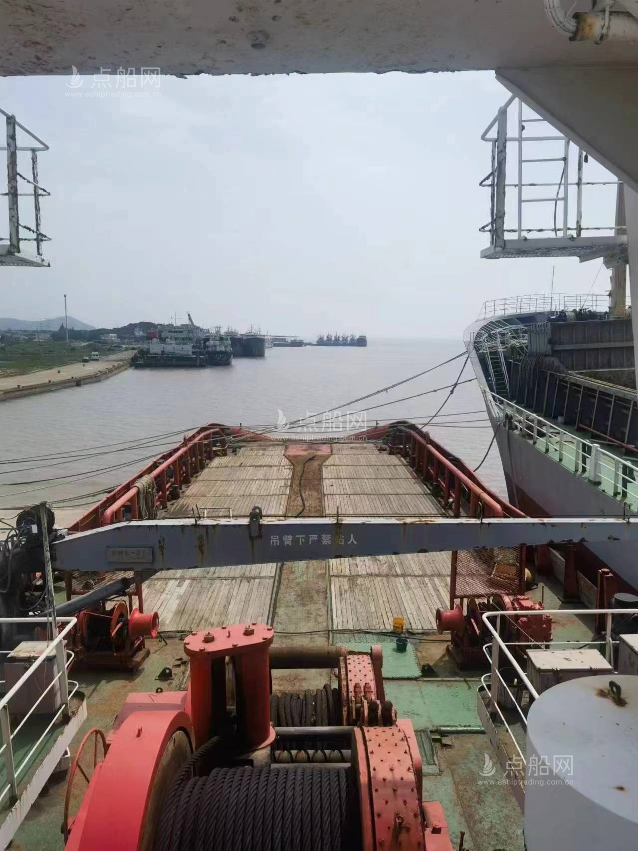 出售8100 马力三用拖轮