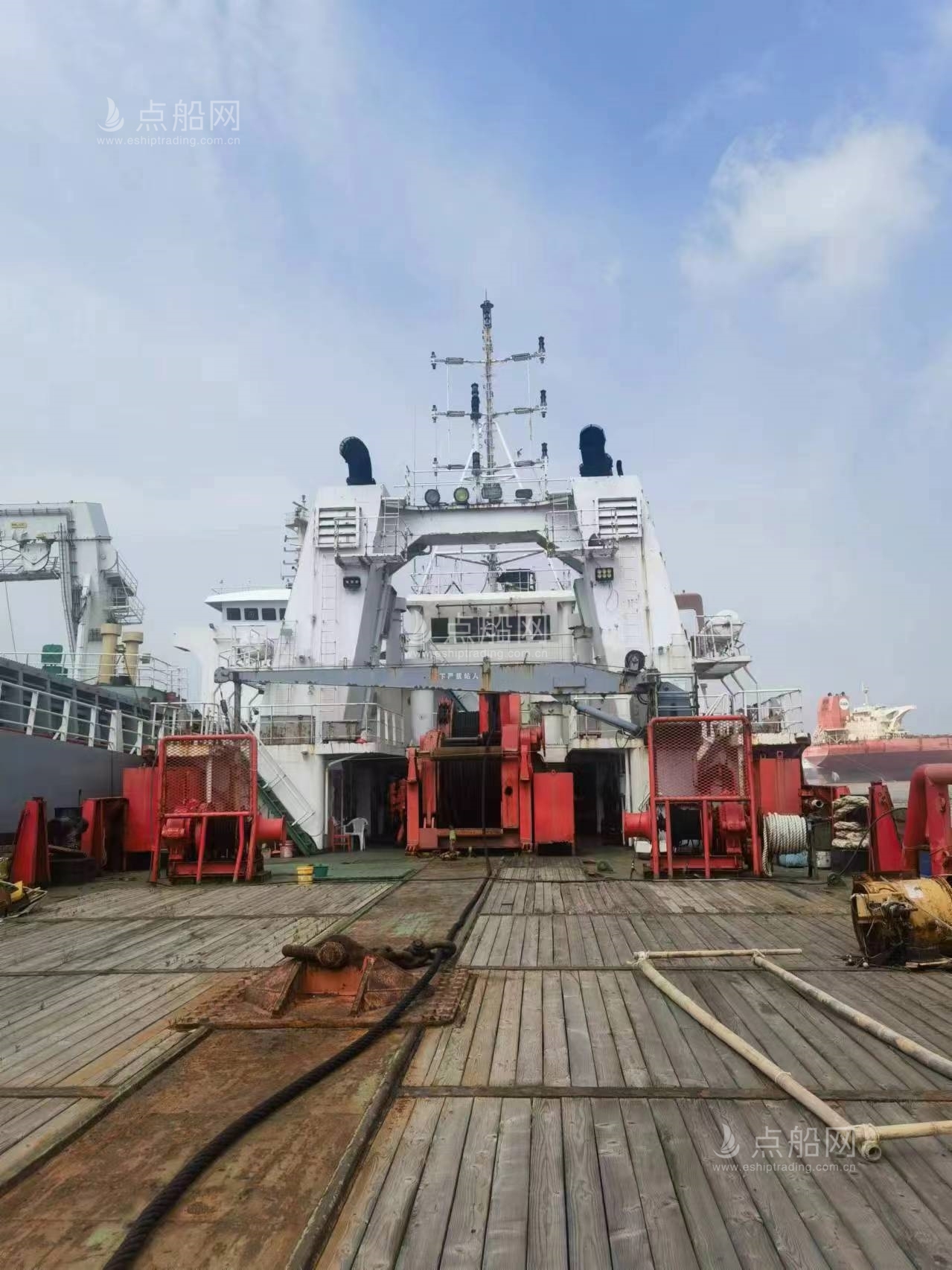 出售8100 马力三用拖轮