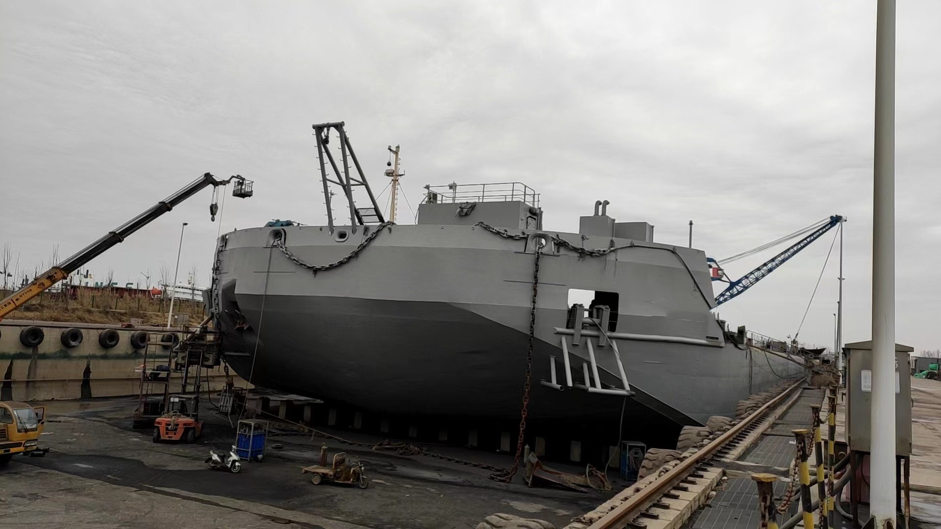 出售340尺无动力驳船