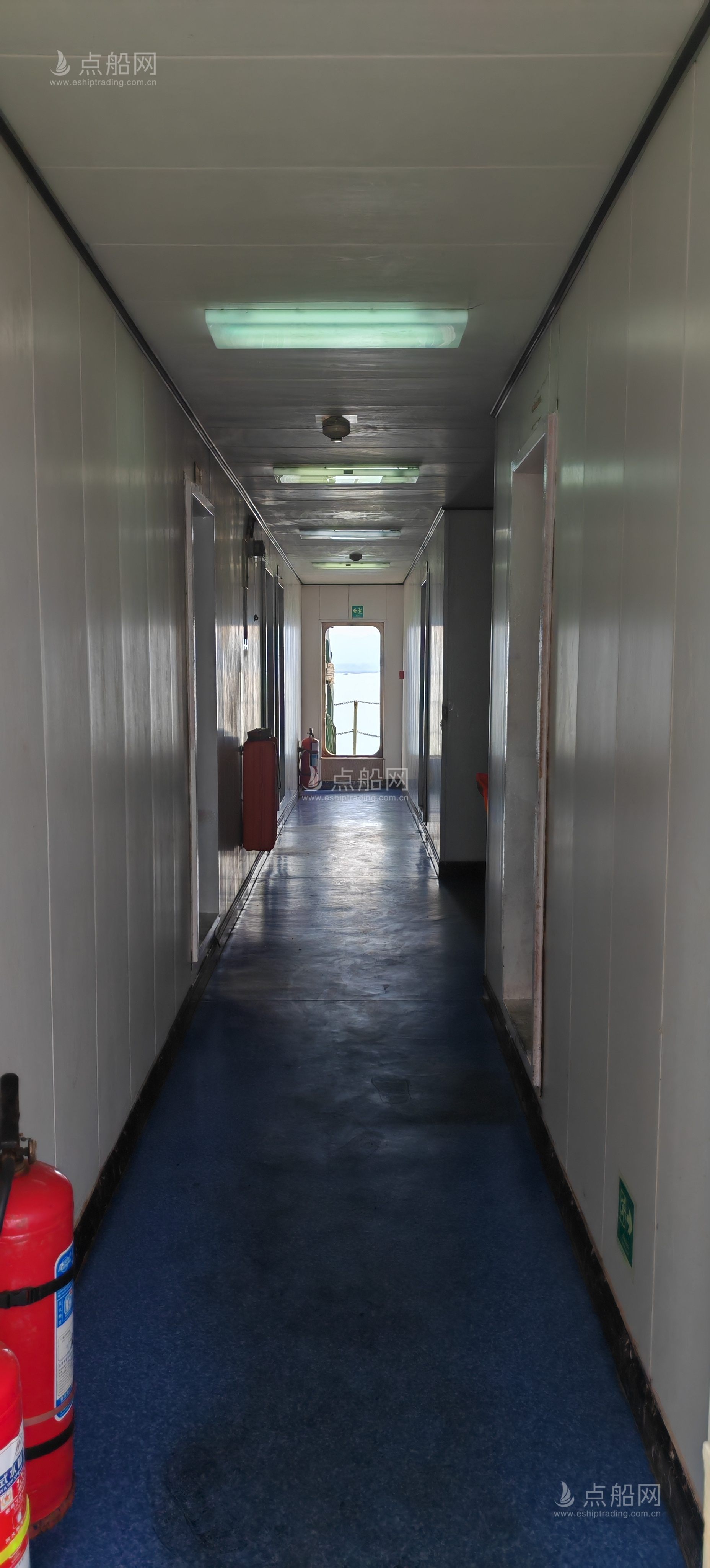 出售9860吨散货船