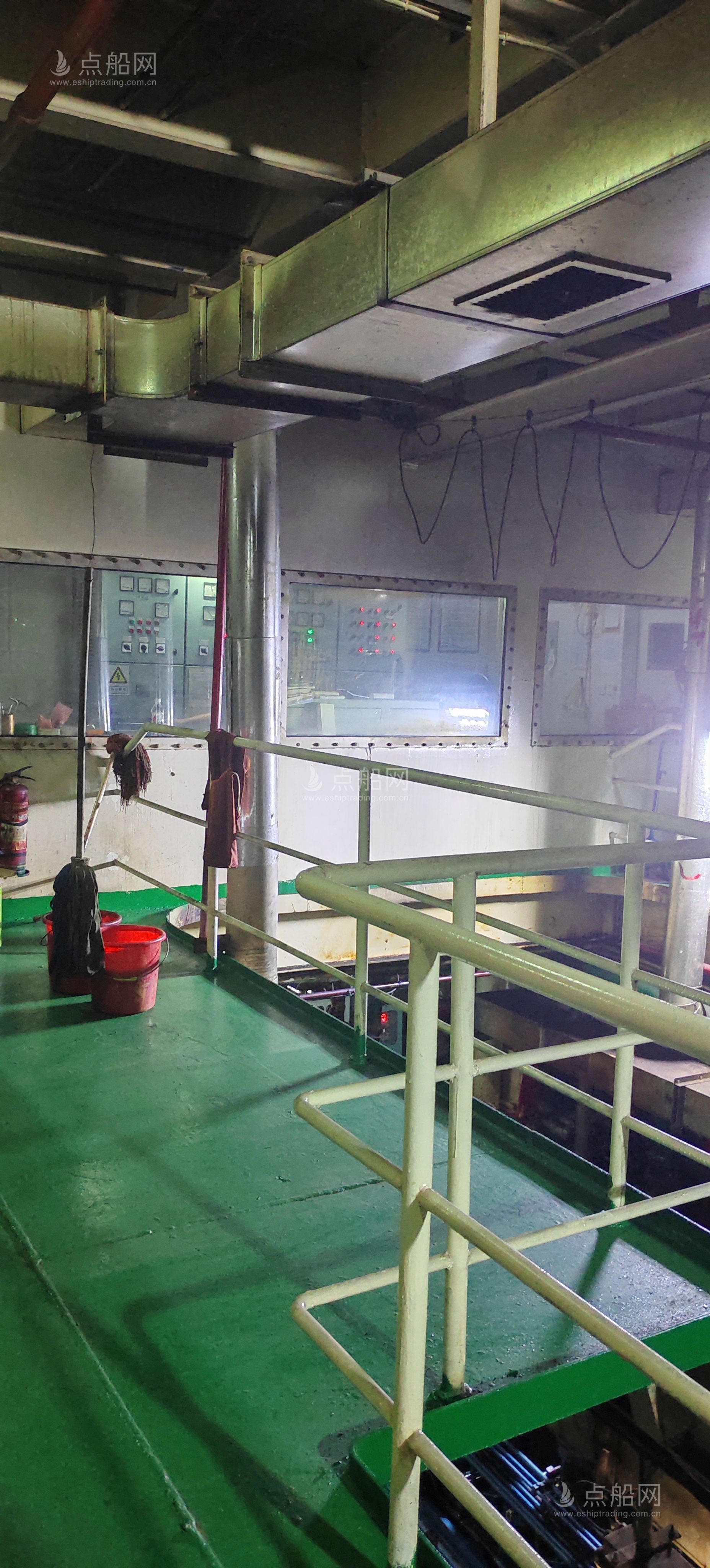 出售9860吨散货船