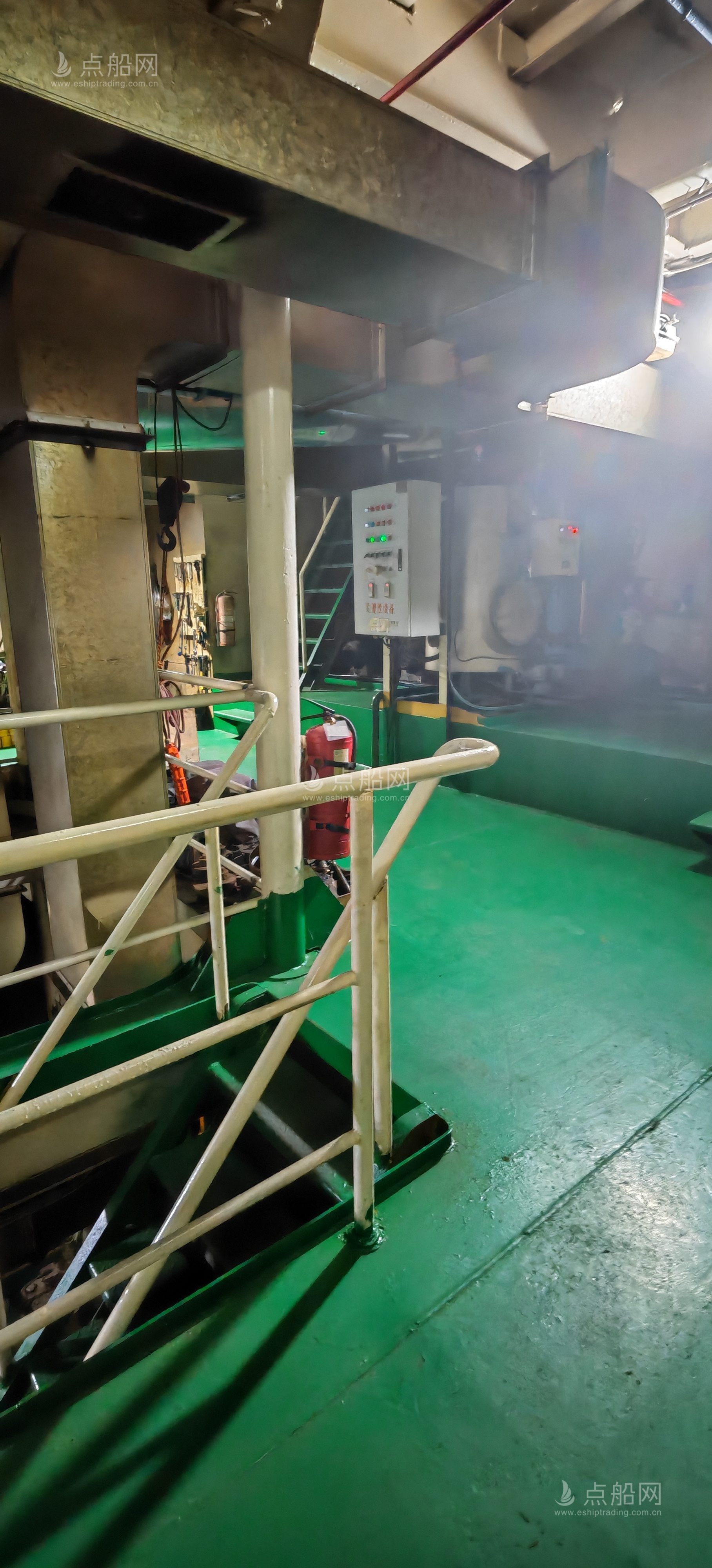 出售9860吨散货船