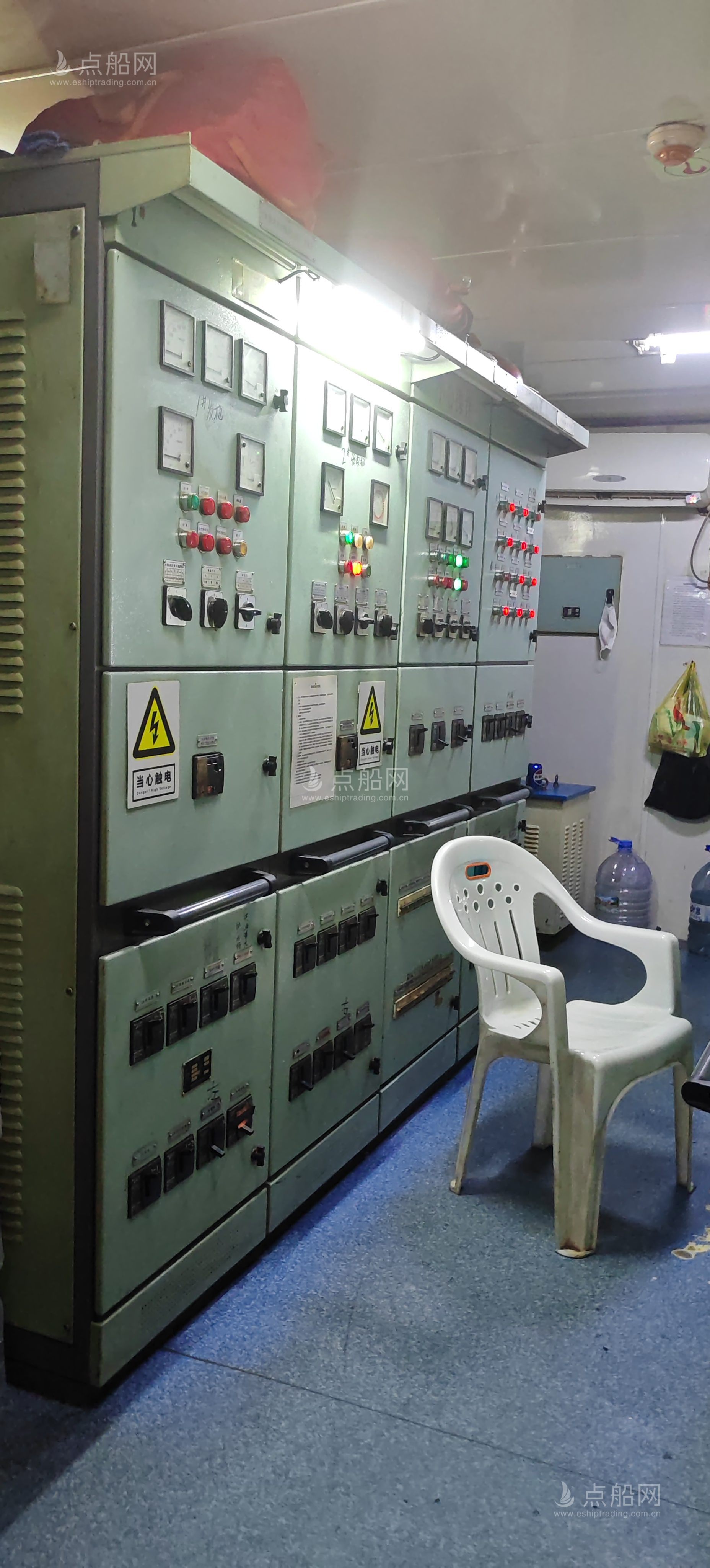 出售9860吨散货船