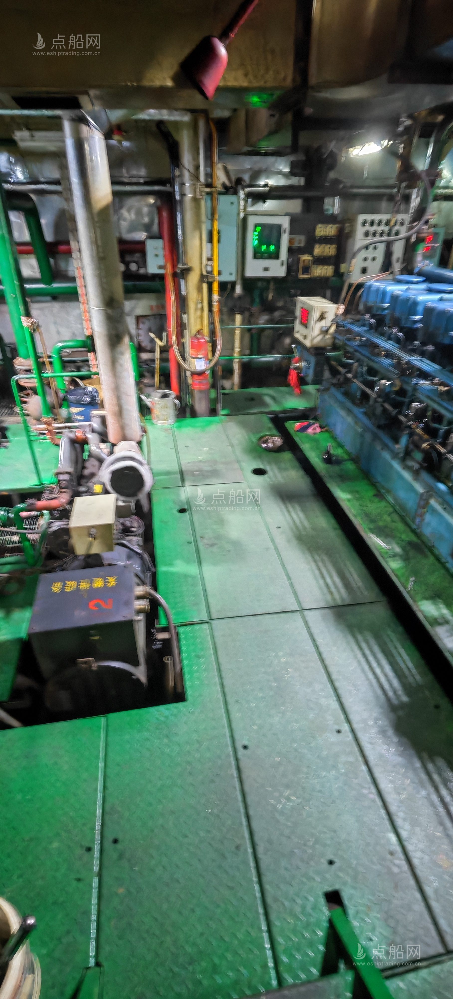 出售9860吨散货船