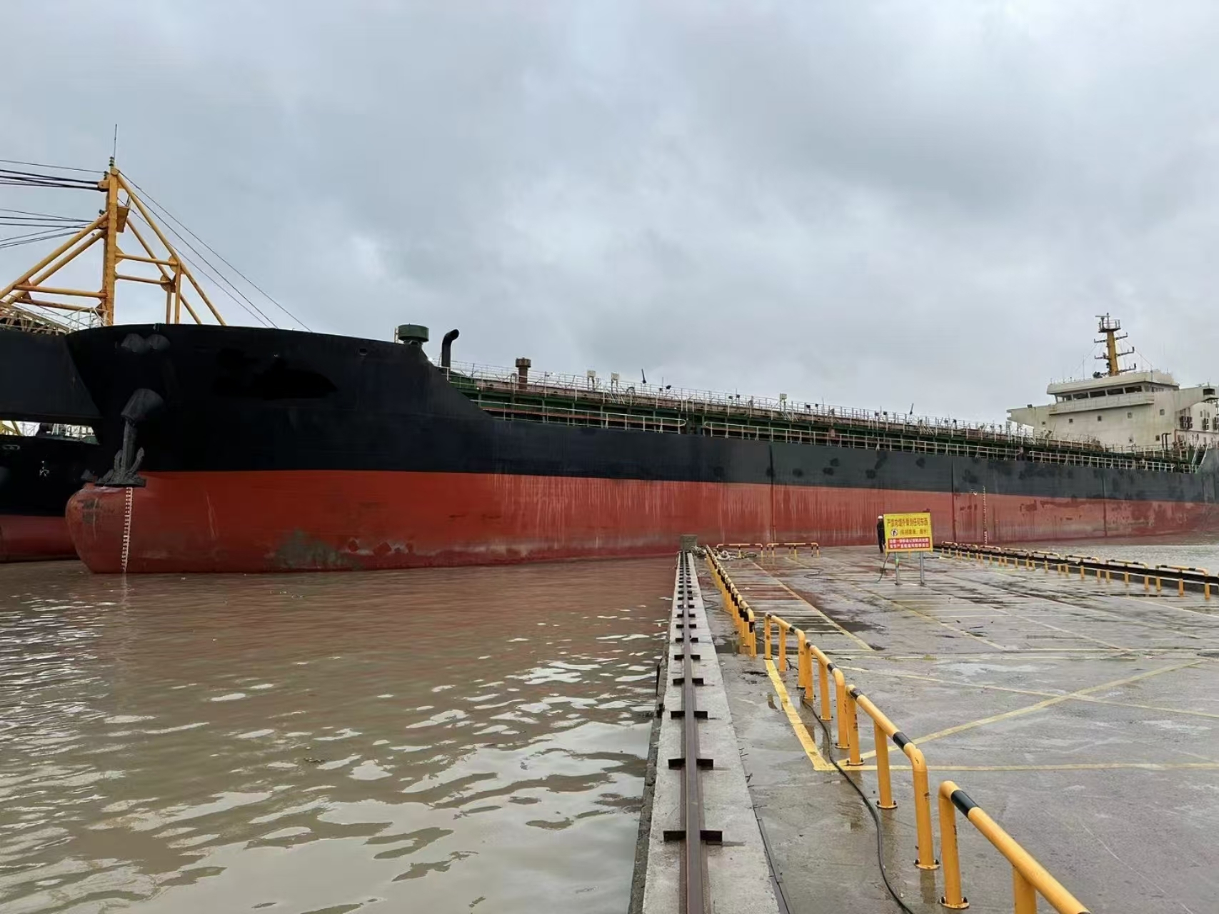 出售10600吨自吸自卸砂船