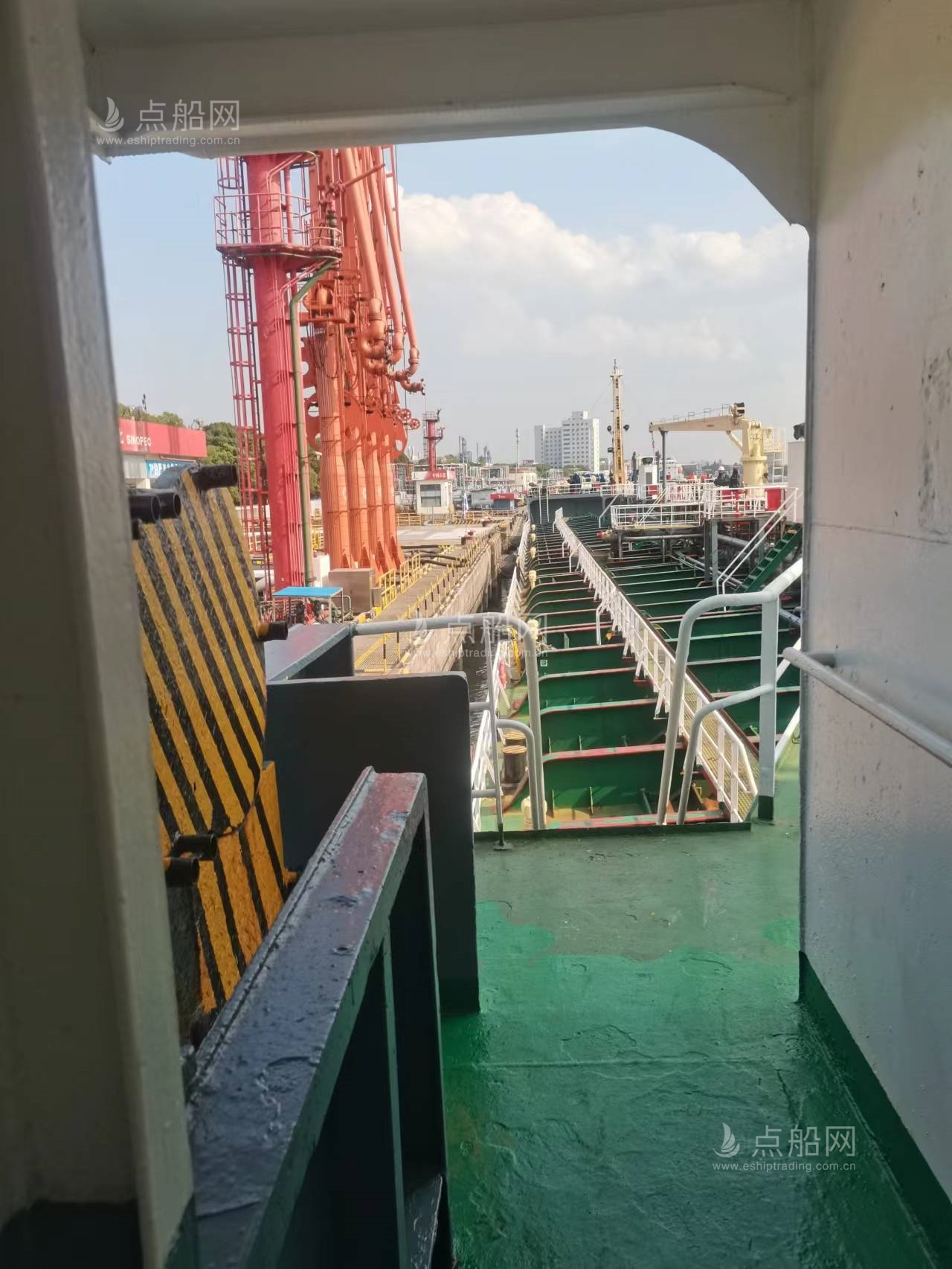 出售10000吨成品油船