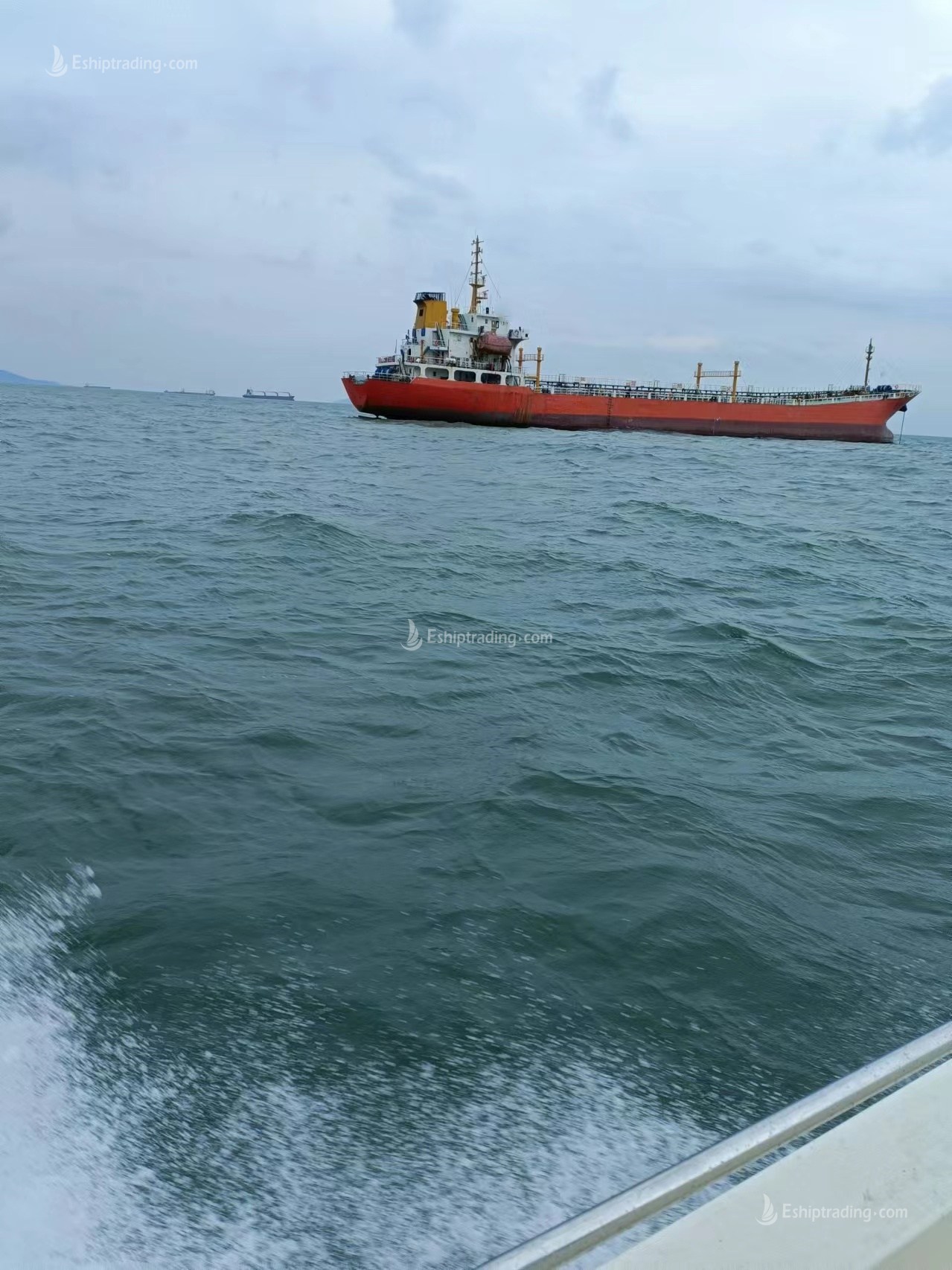 7000 T Product Oil Tanker For Sale