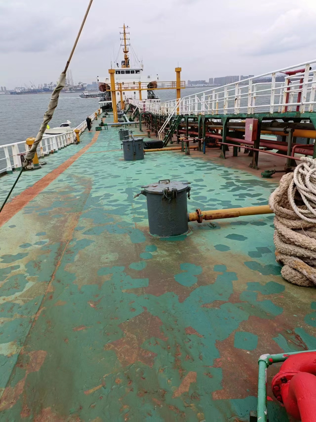 出售7000吨成品油船