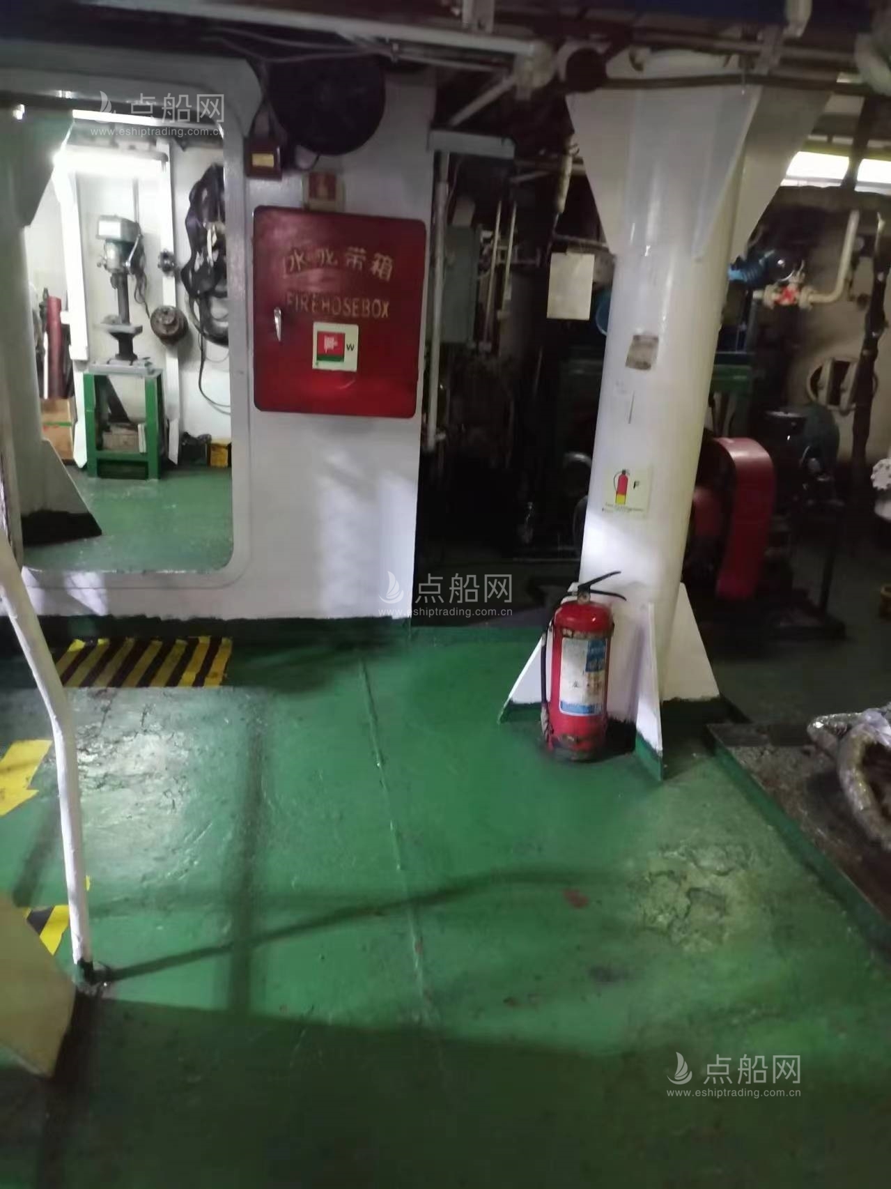 出售644箱集装箱船