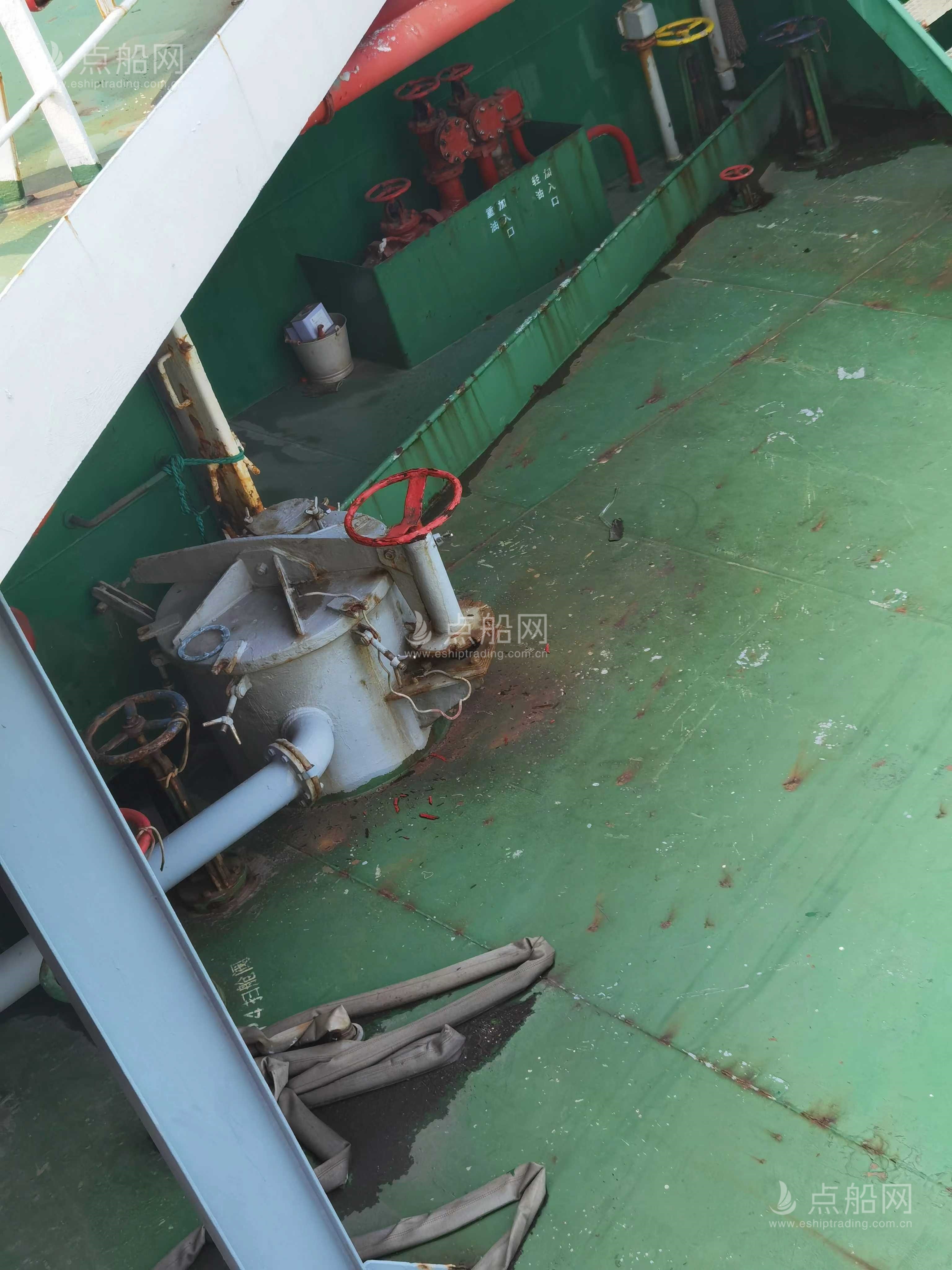 出售7600吨成品油船