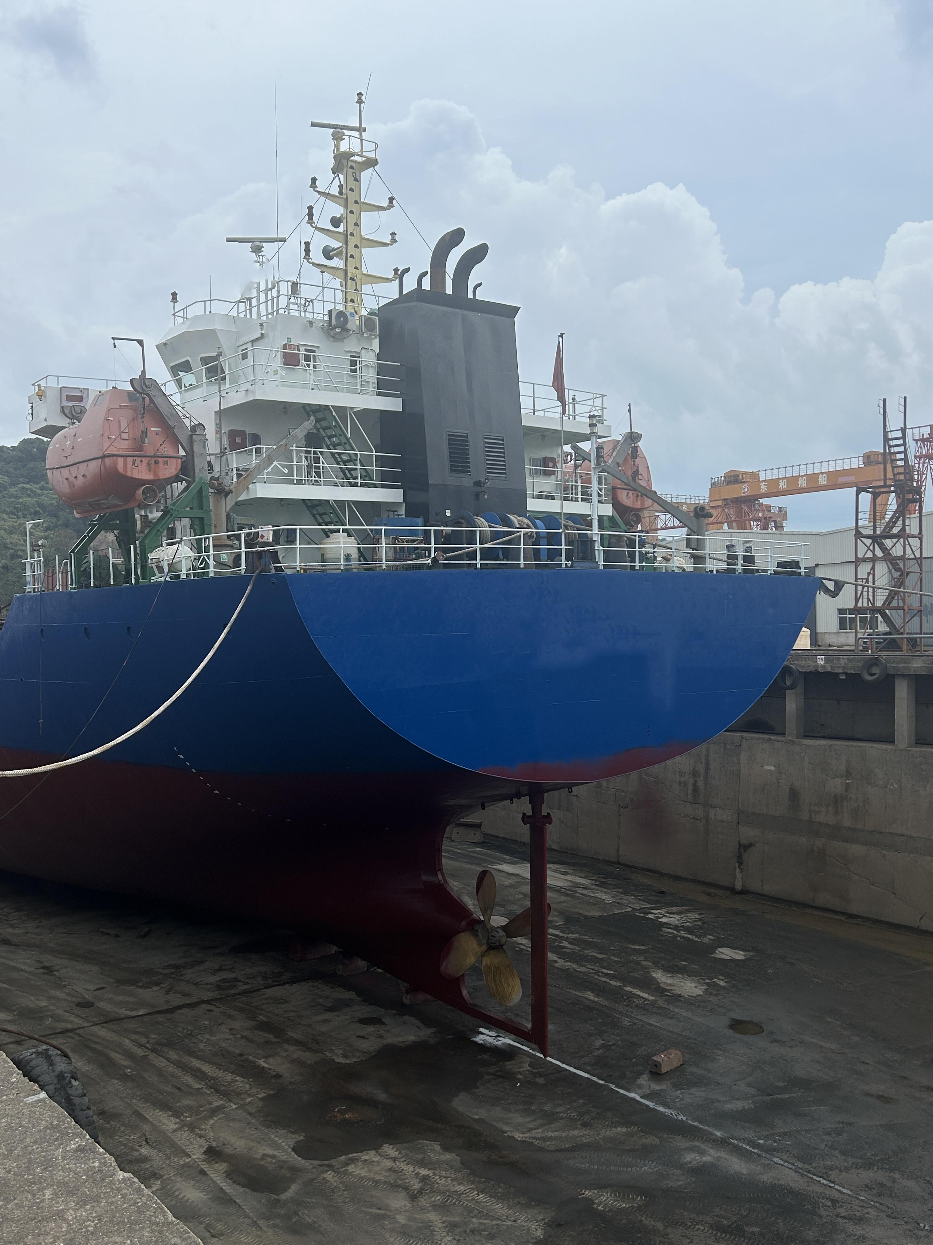 出售9860吨散货船