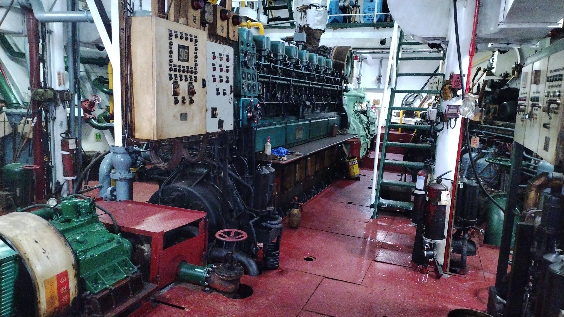 出售7500吨散货船