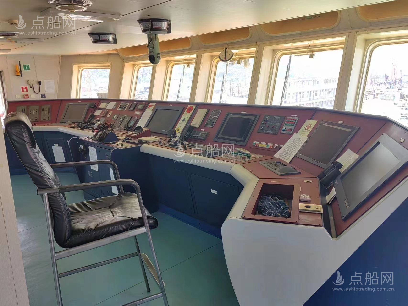 出售10880马力三用拖轮