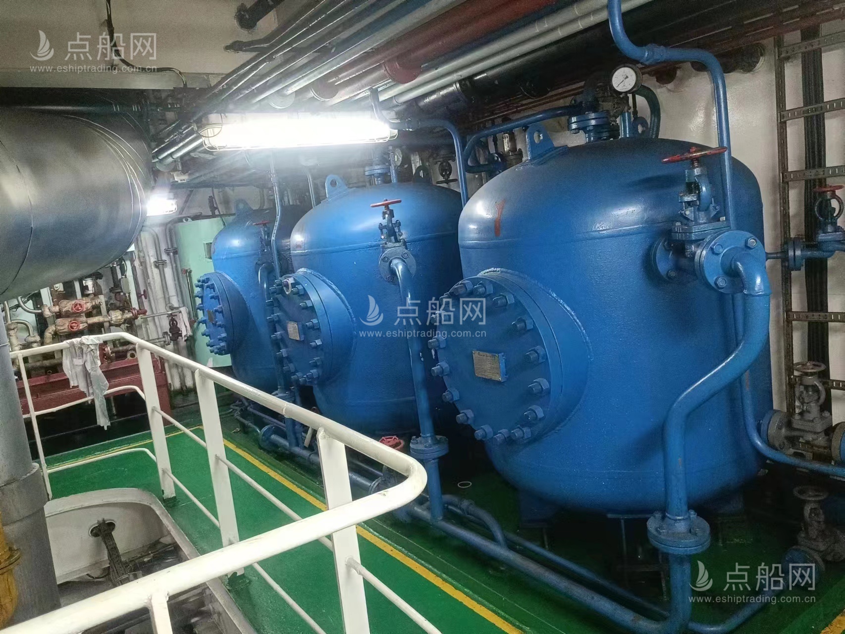 出售10880马力三用拖轮