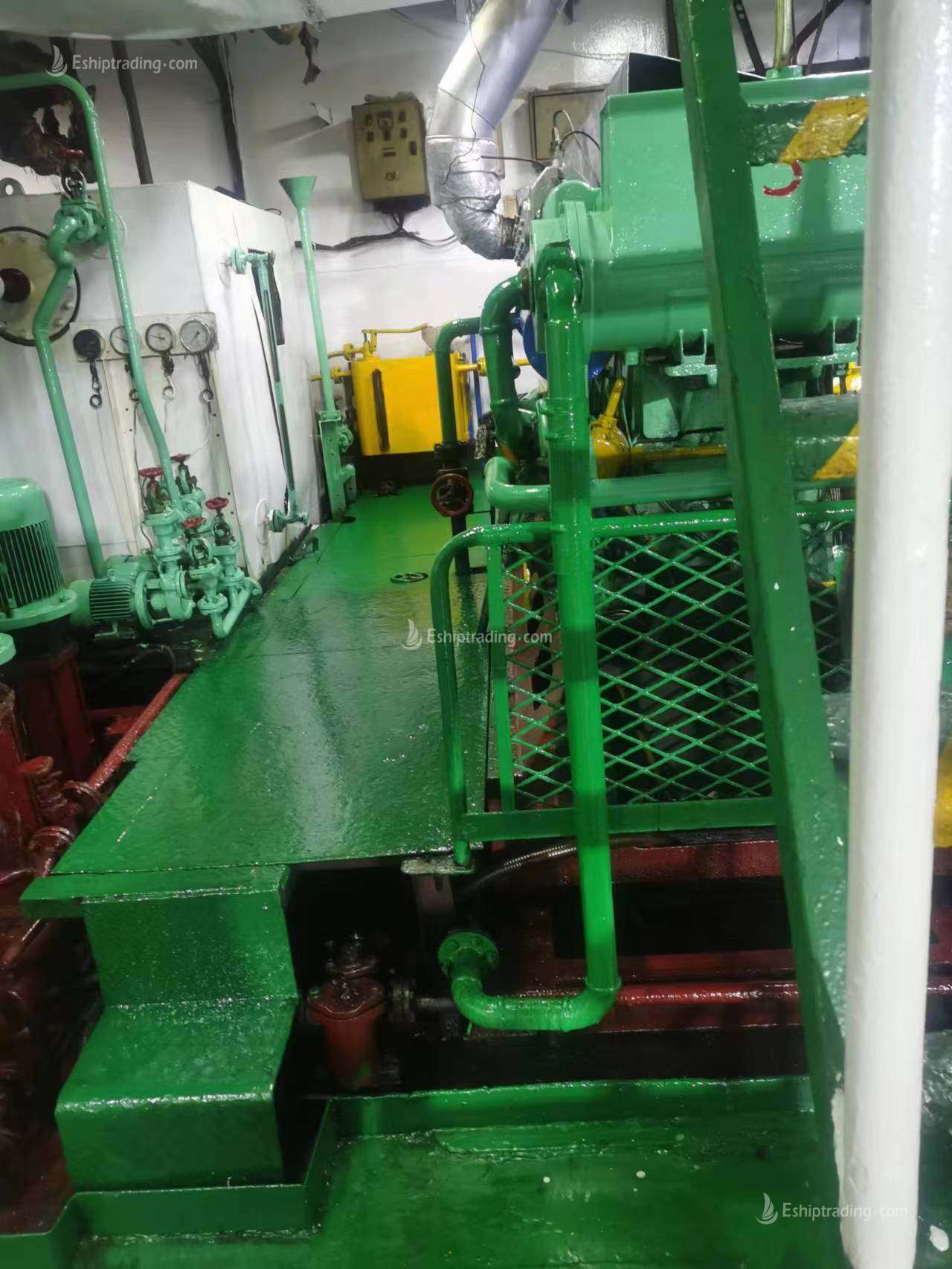 6600 T Product Oil Tanker For Sale