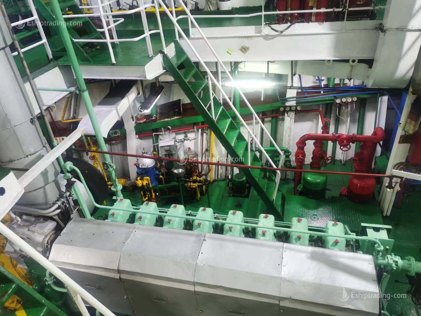 6600 T Product Oil Tanker For Sale