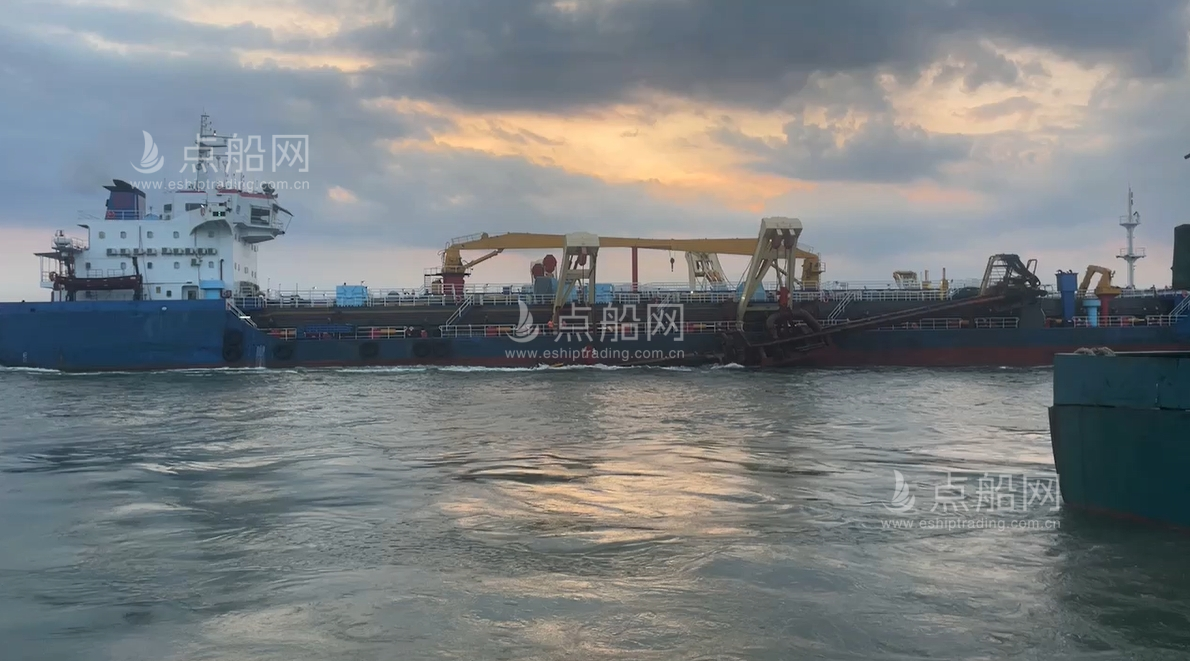 出售10000m³耙吸挖泥船