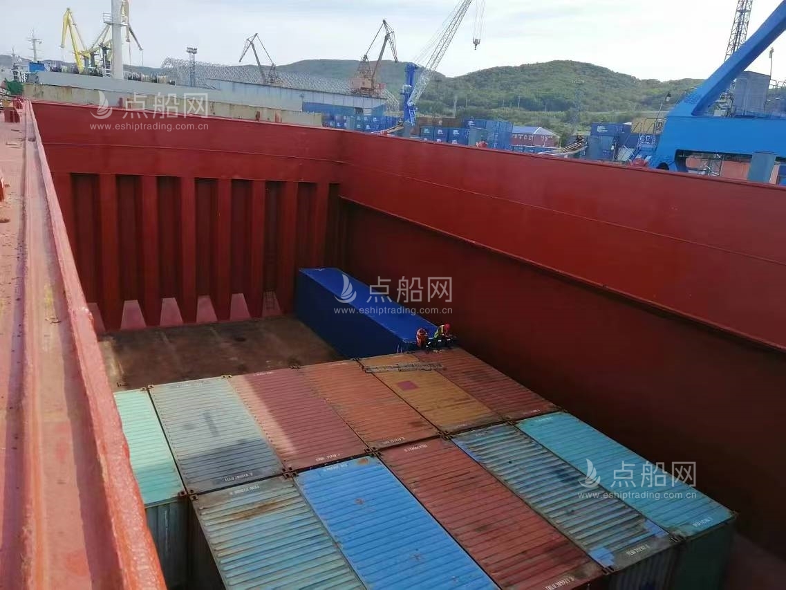 出售734箱集装箱船