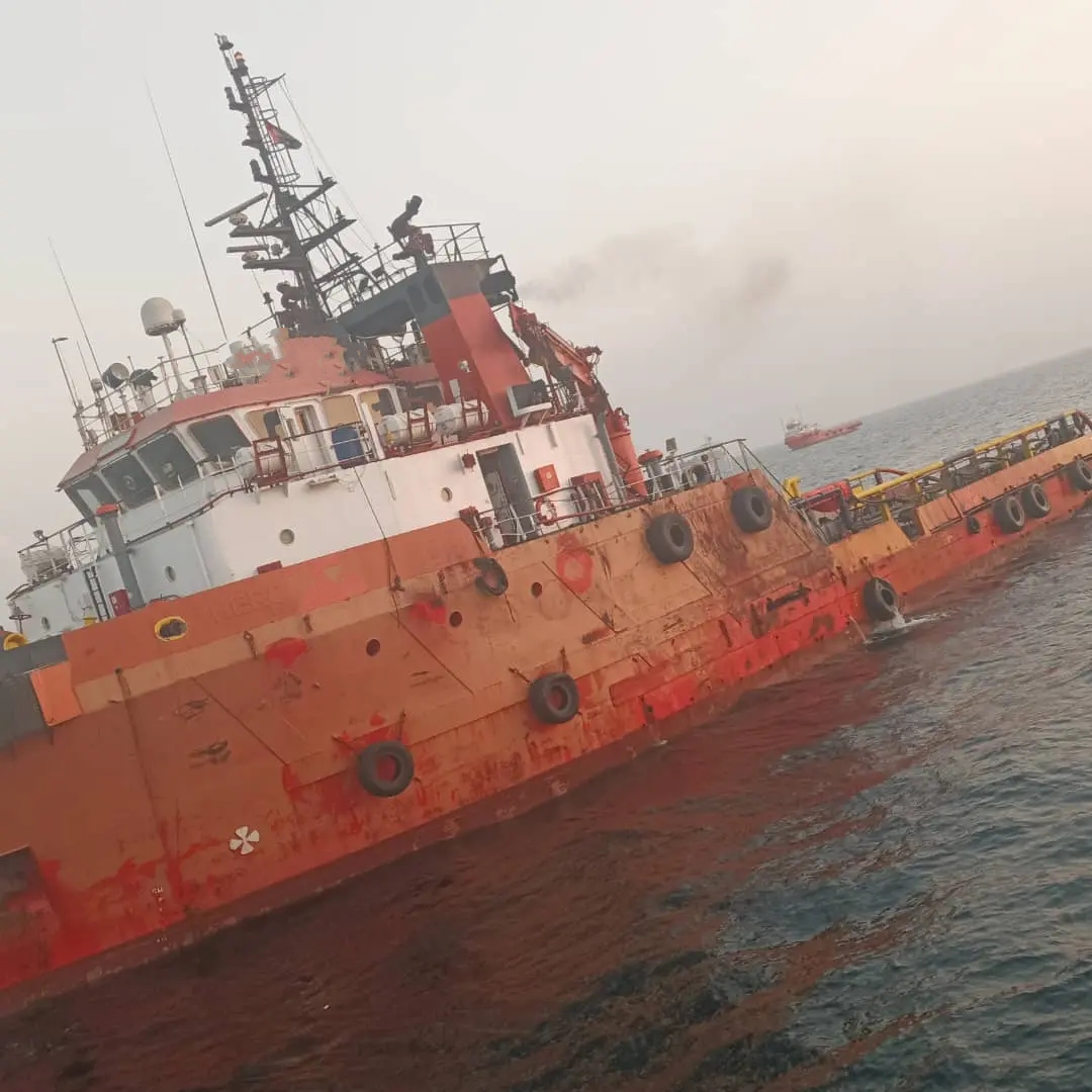 出售5200马力三用拖轮