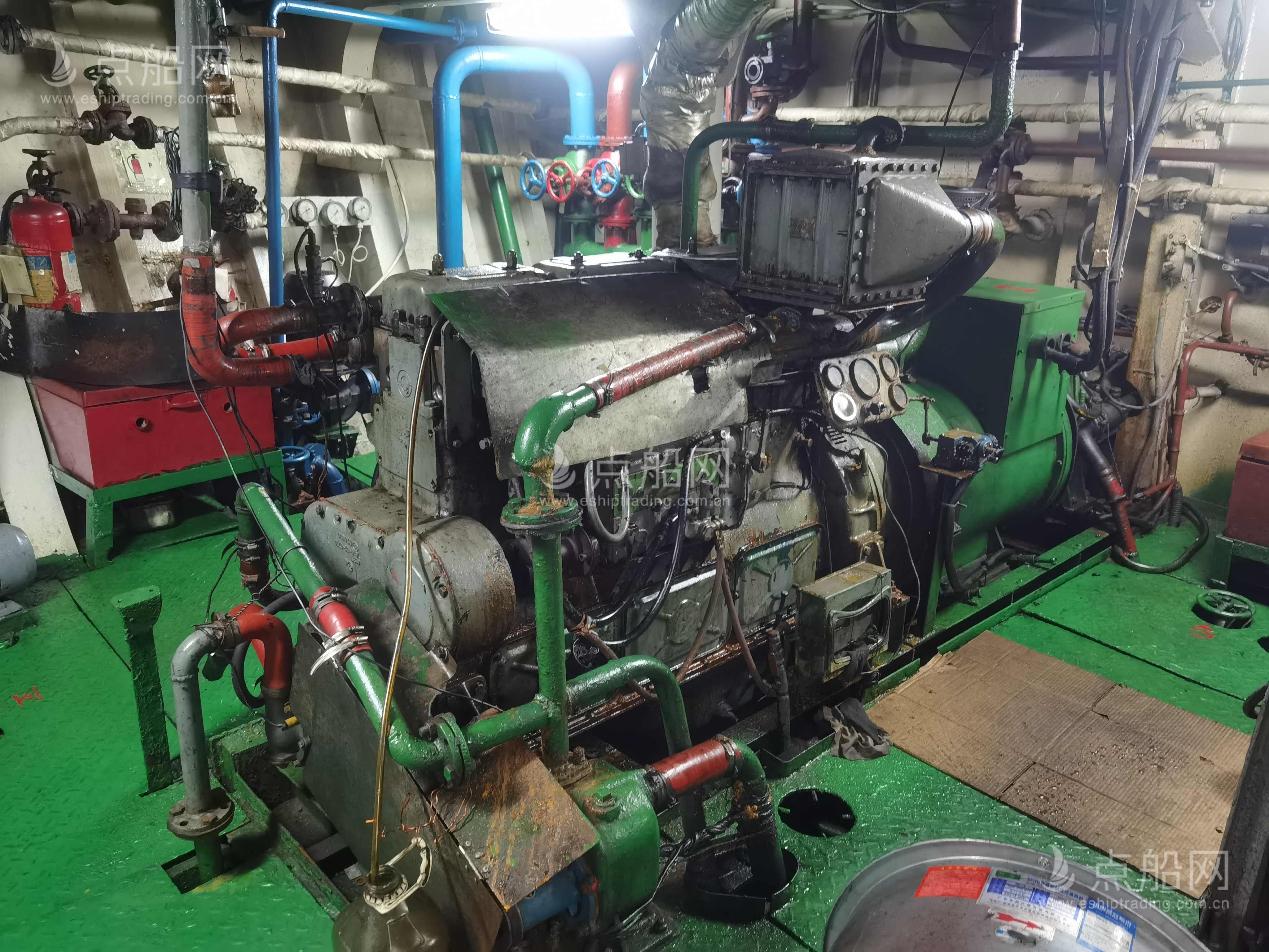 出售2440吨成品油船