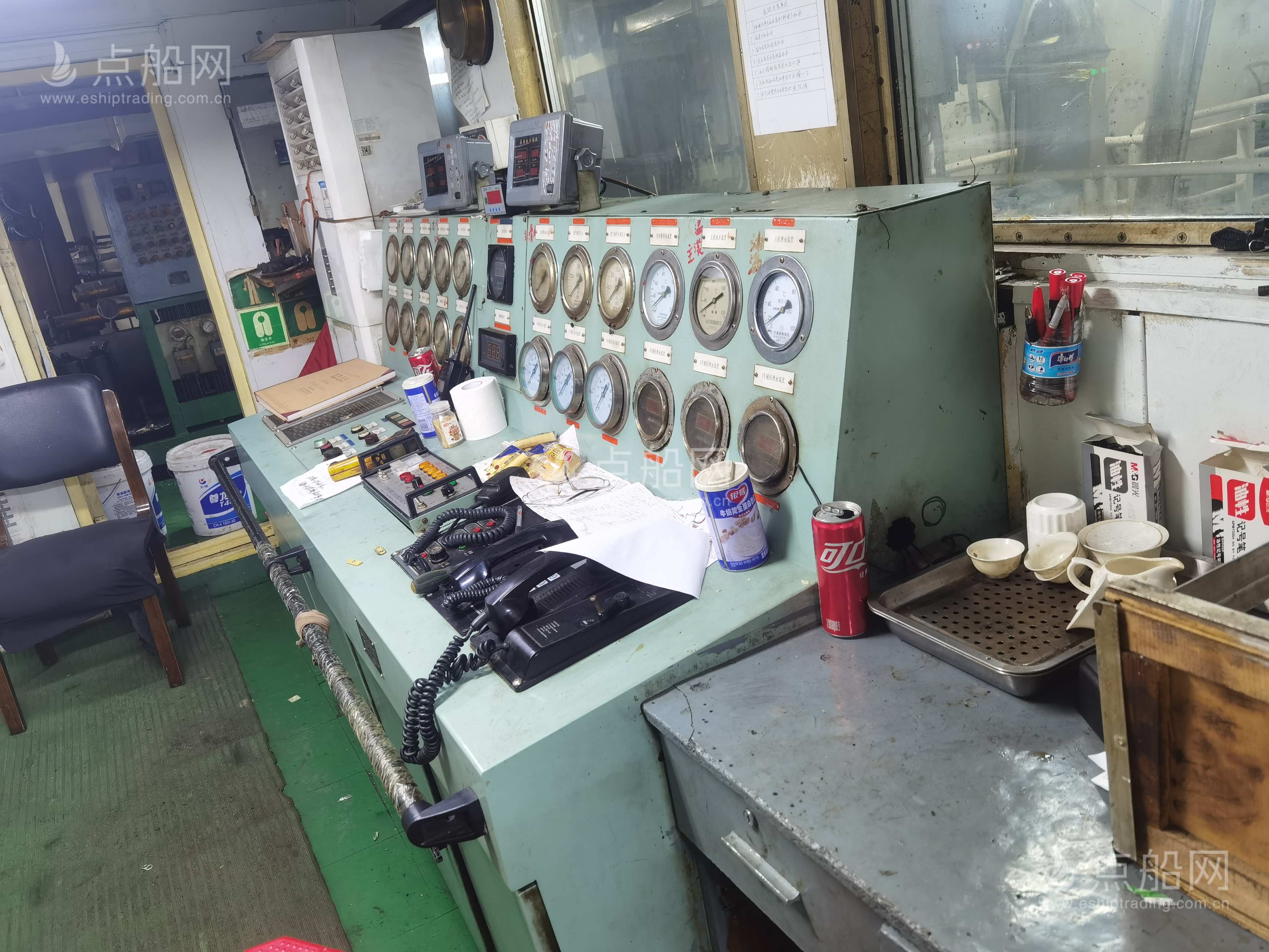 出售2440吨成品油船