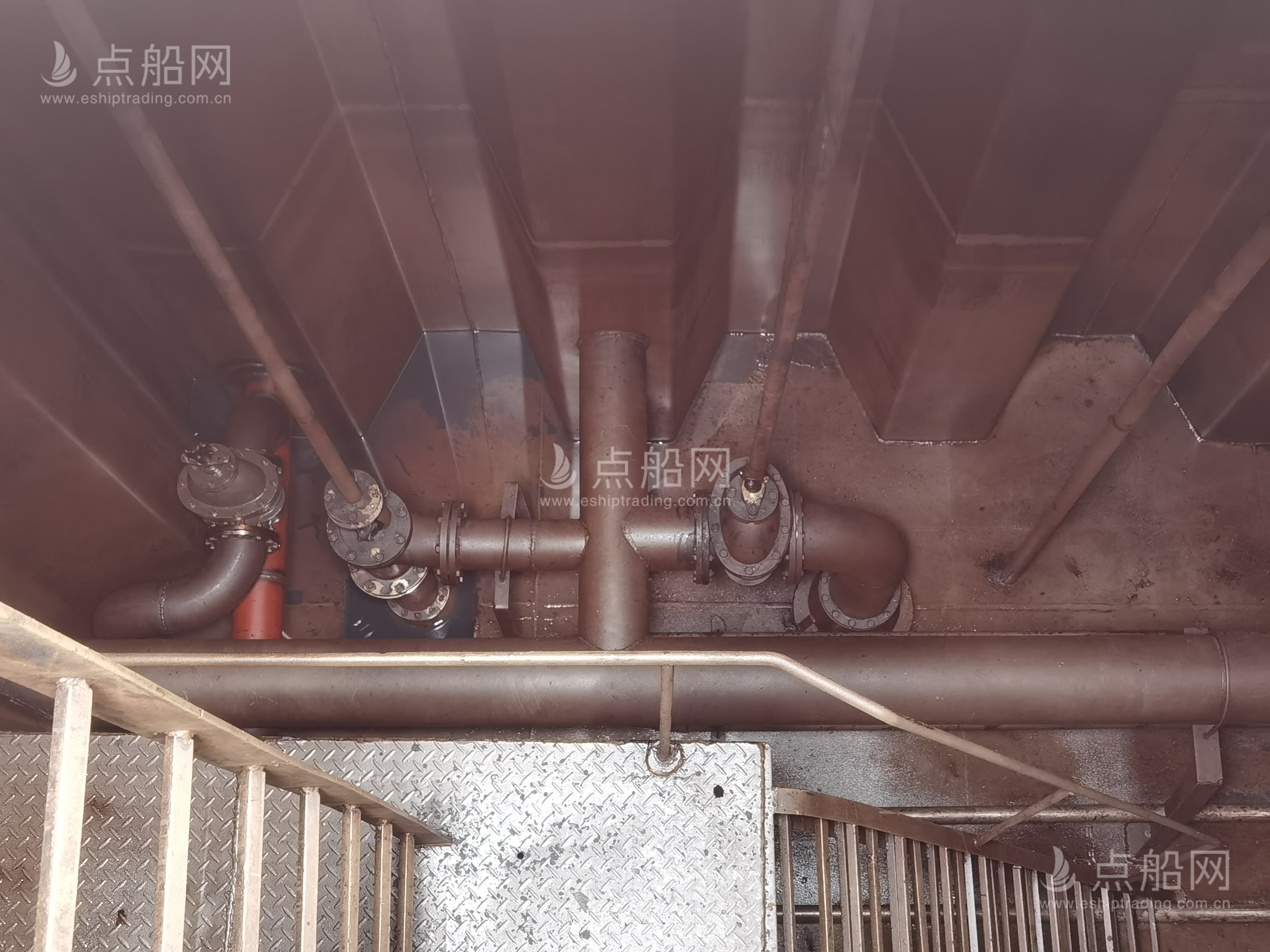 出售2440吨成品油船