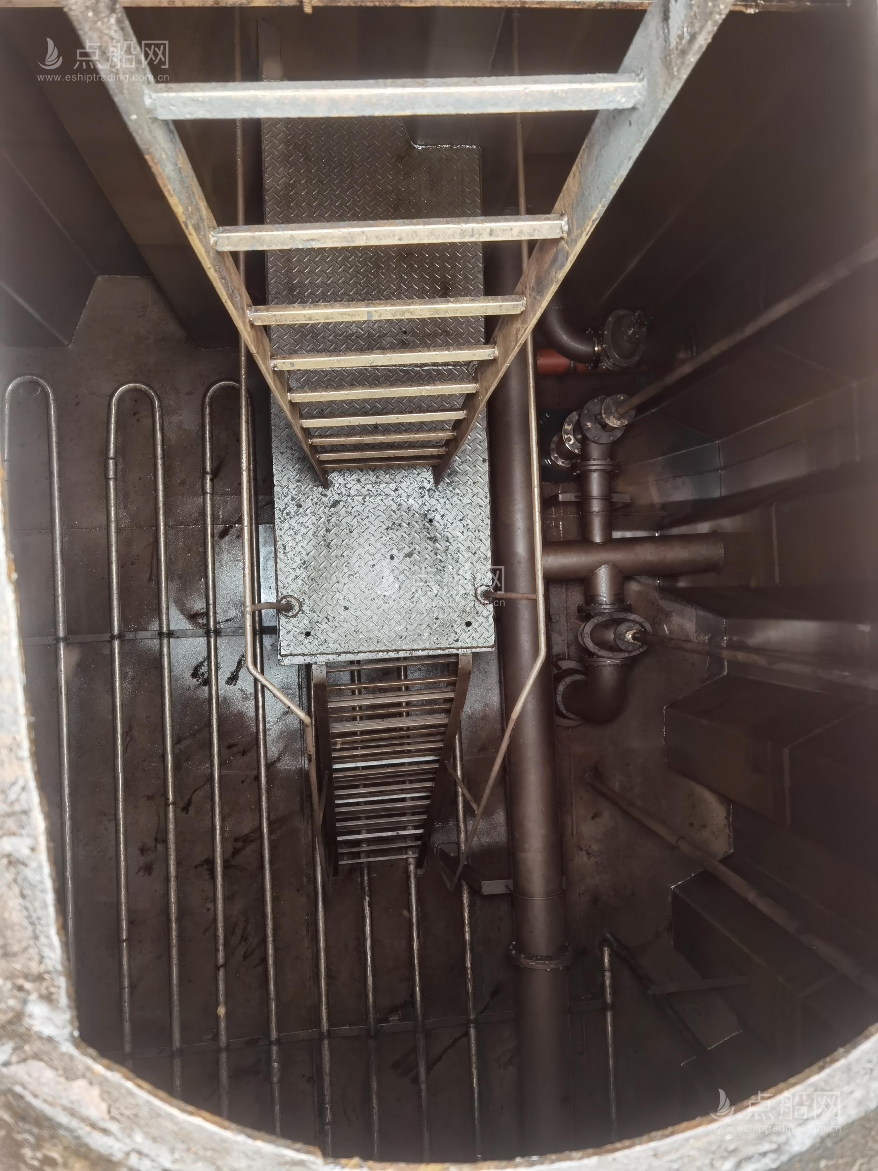 出售2440吨成品油船